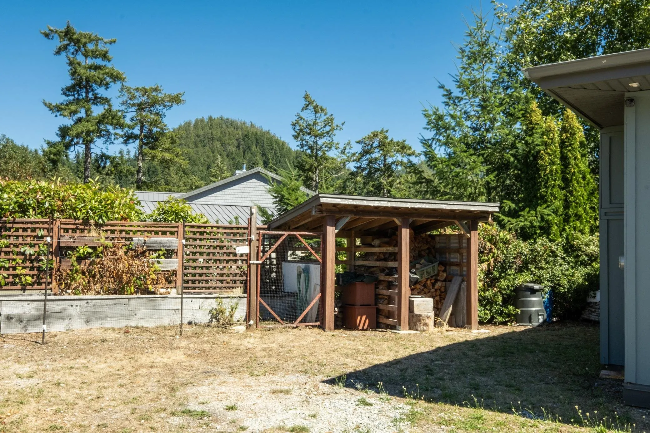 22 4622 Sinclair Bay Road