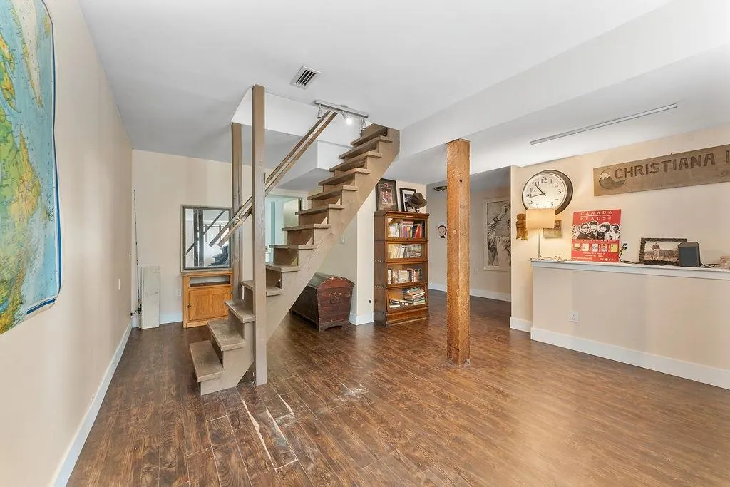 4225 John Street