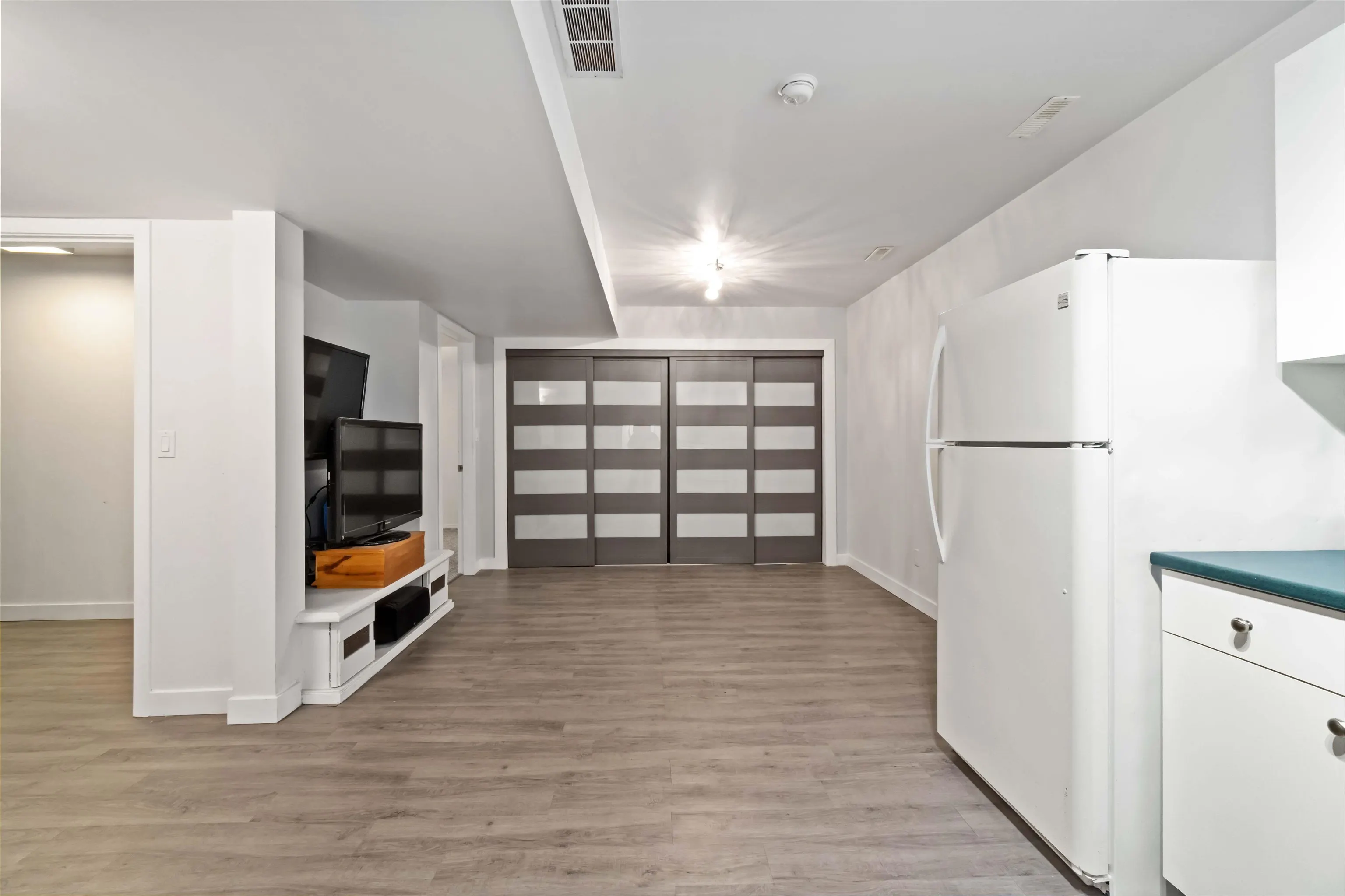 1633 Plateau Crescent