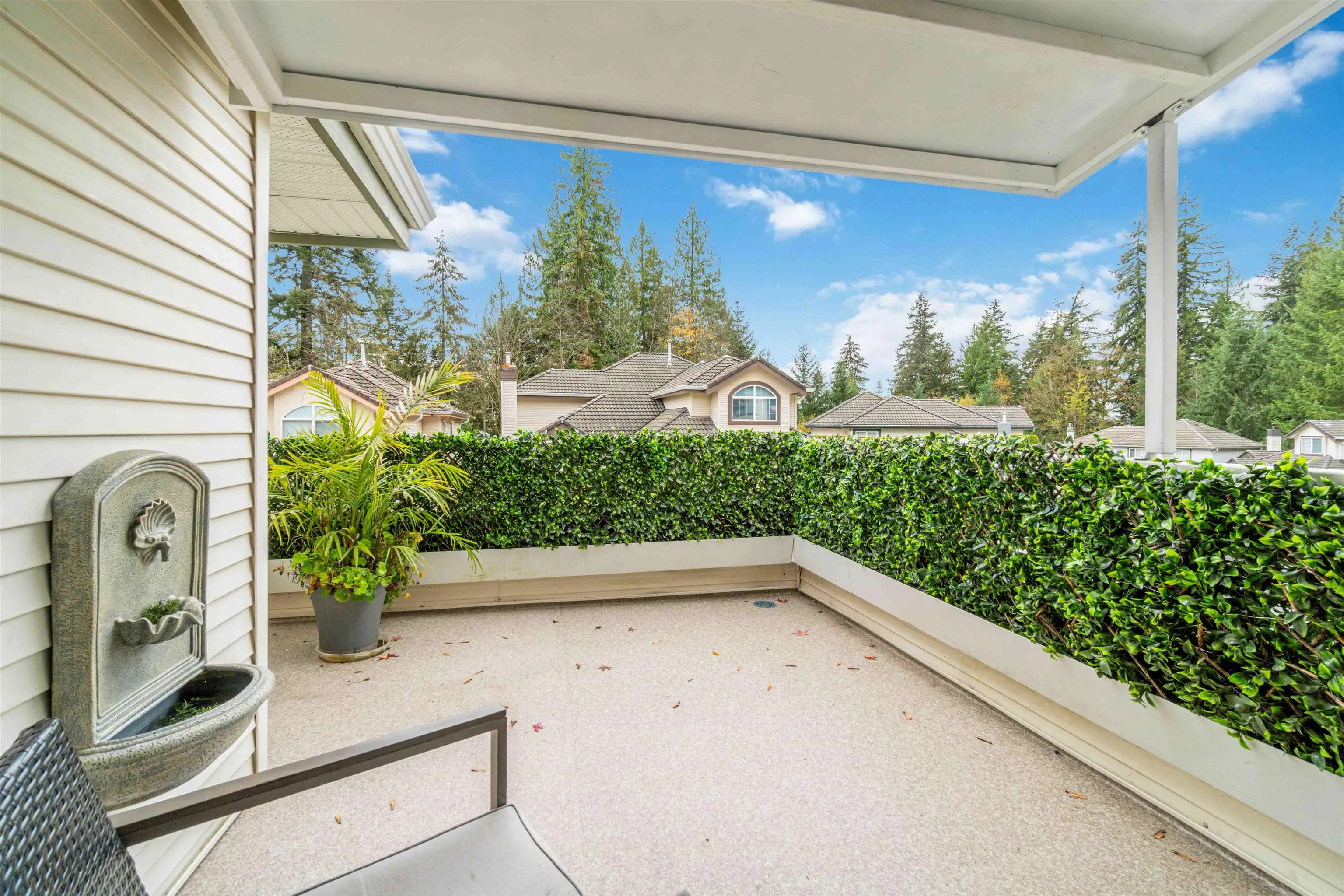 1633 Plateau Crescent