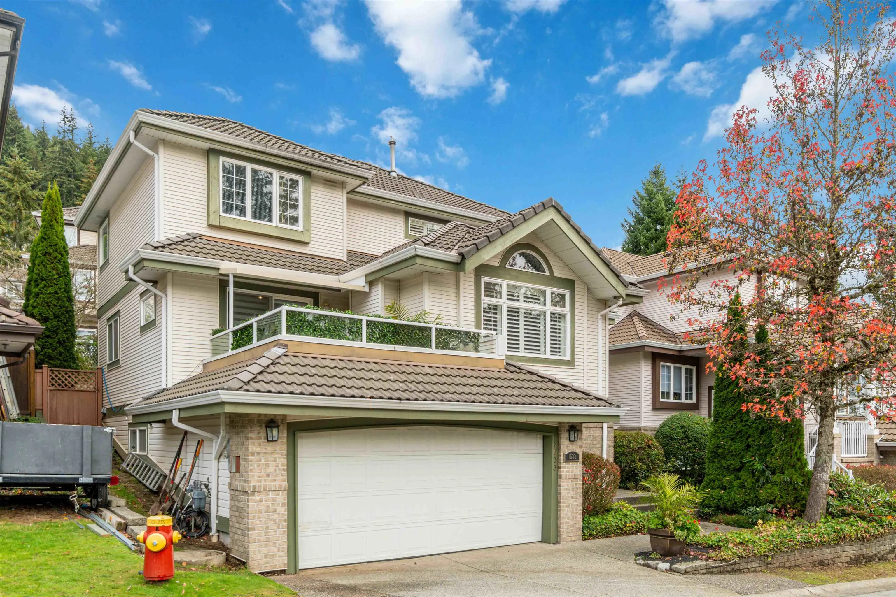 1633 Plateau Crescent