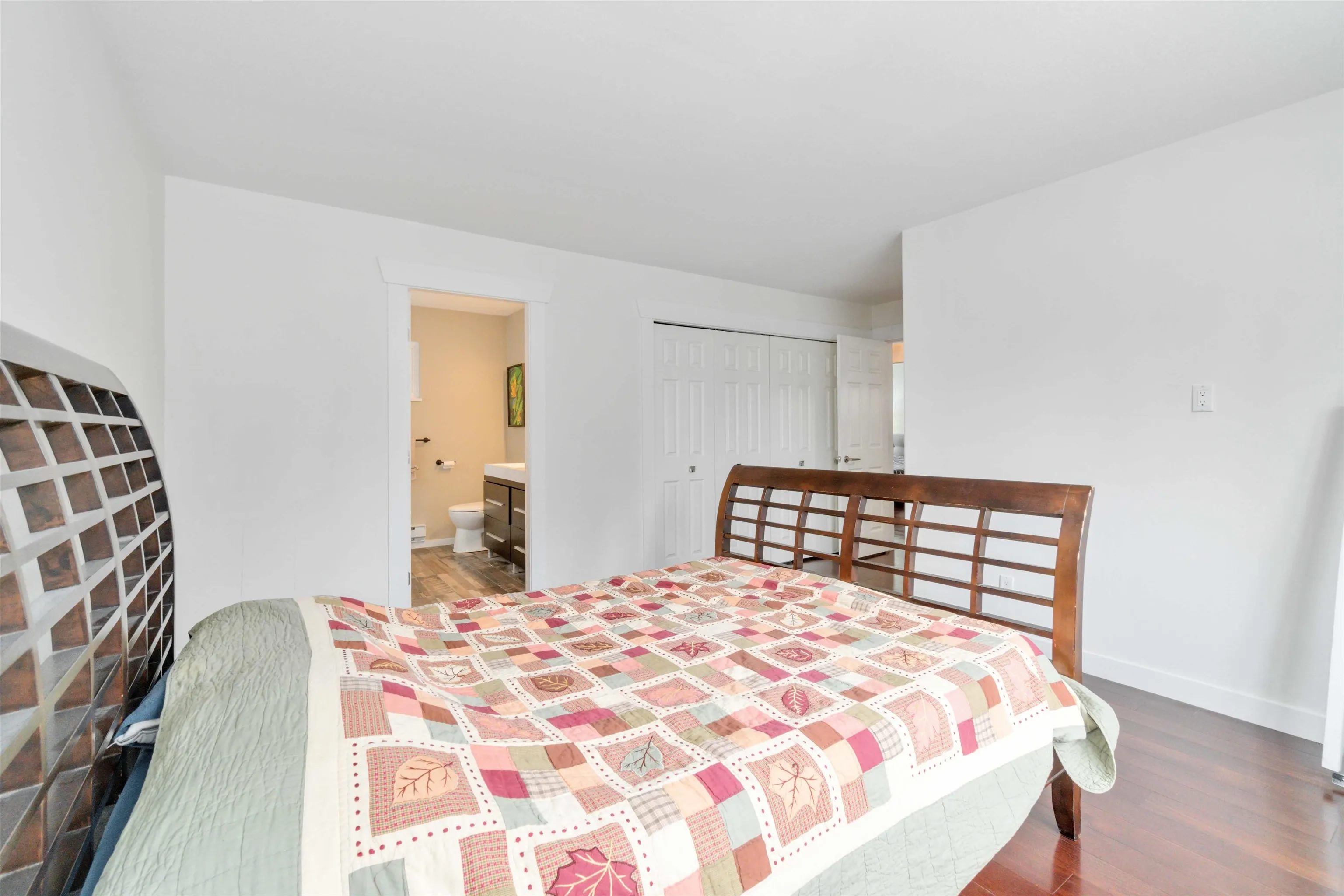 1633 Plateau Crescent