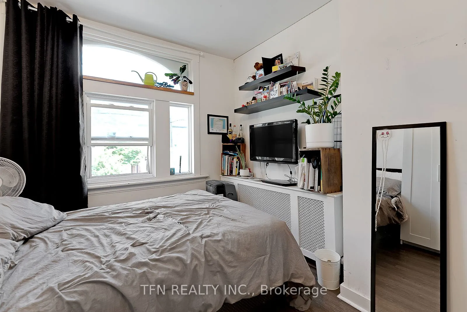 237 Gerrard Street E