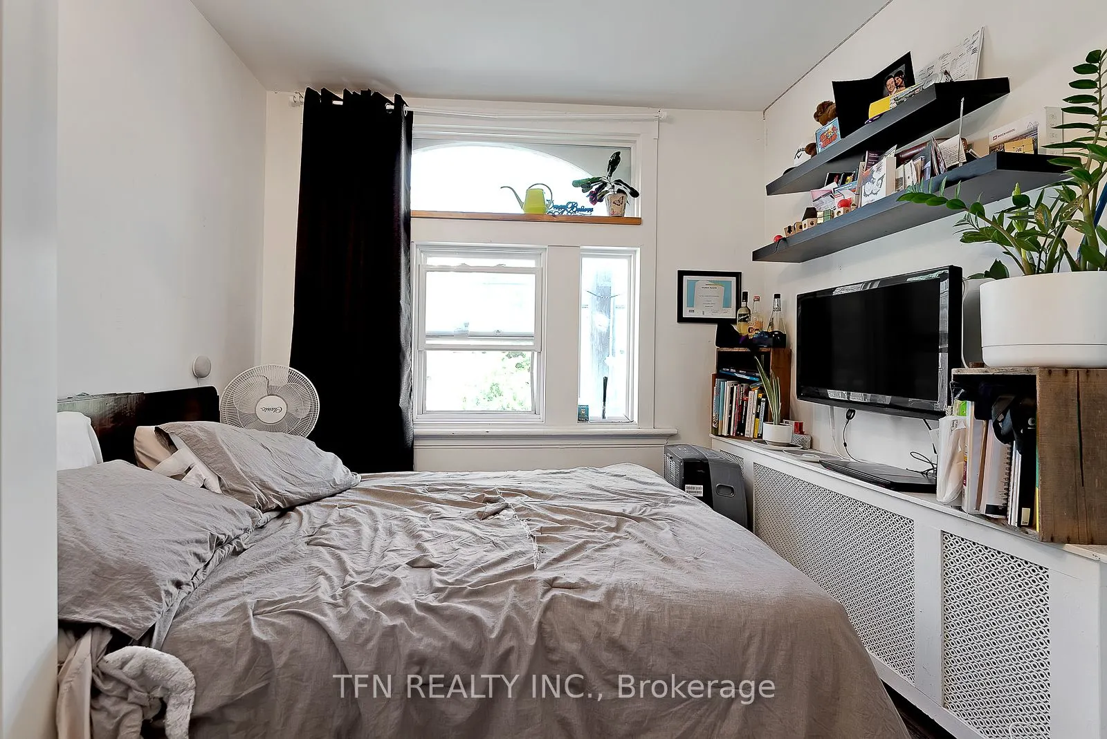 237 Gerrard Street E