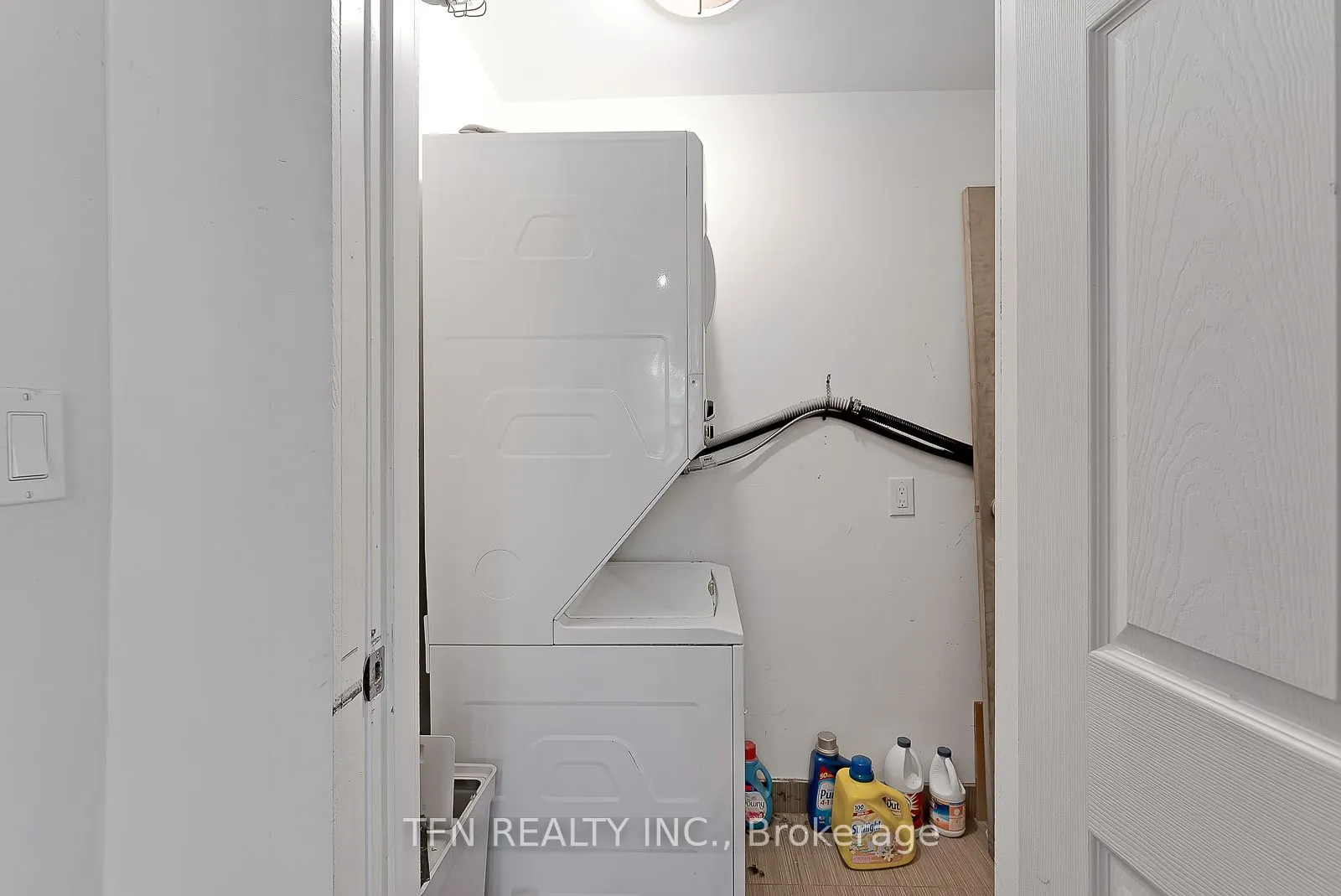 237 Gerrard Street E