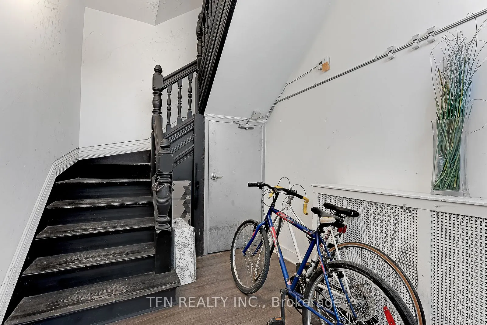 237 Gerrard Street E