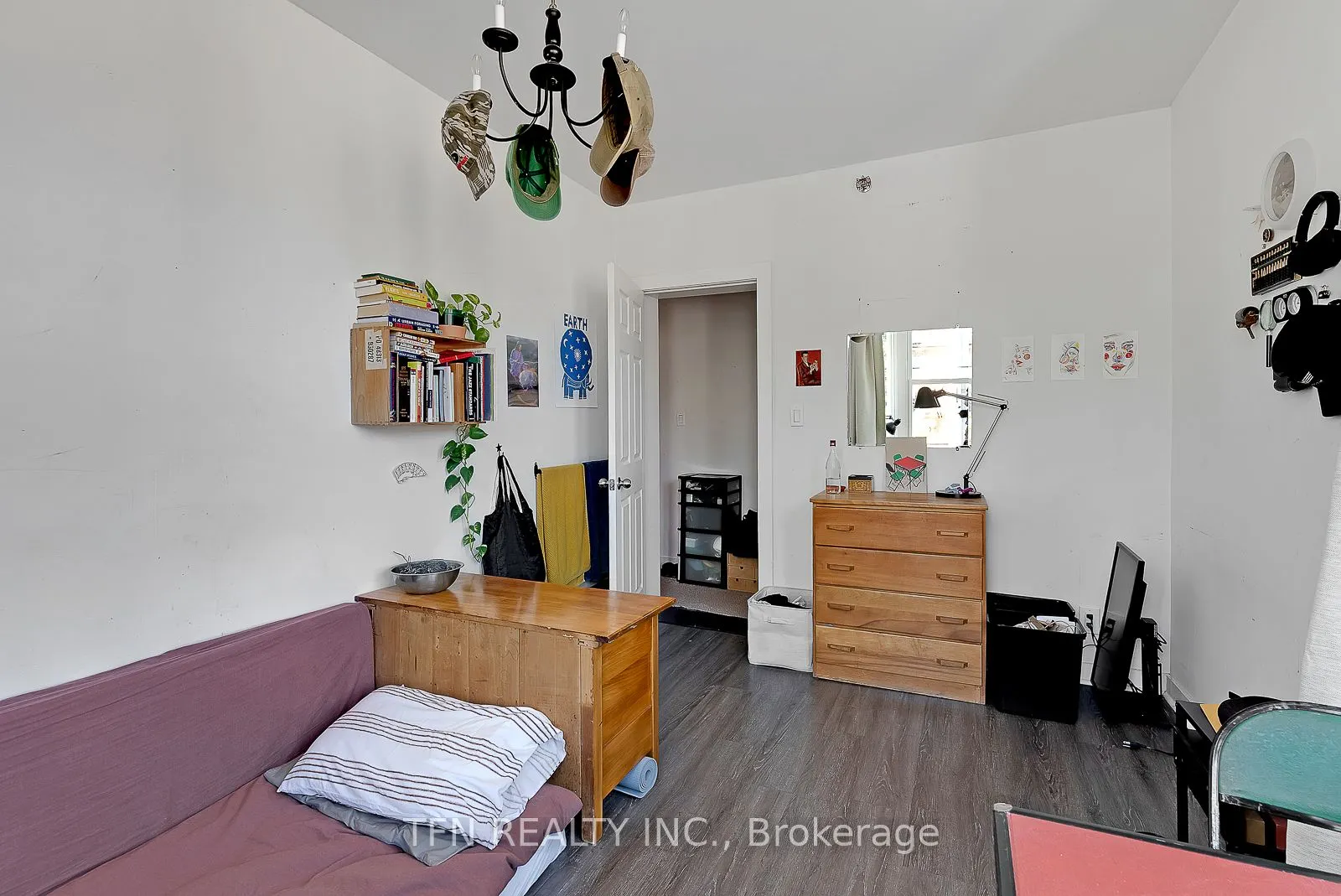 237 Gerrard Street E