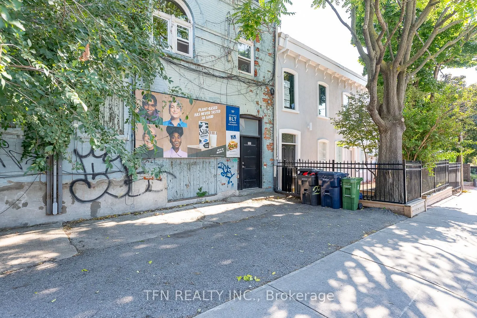 237 Gerrard Street E