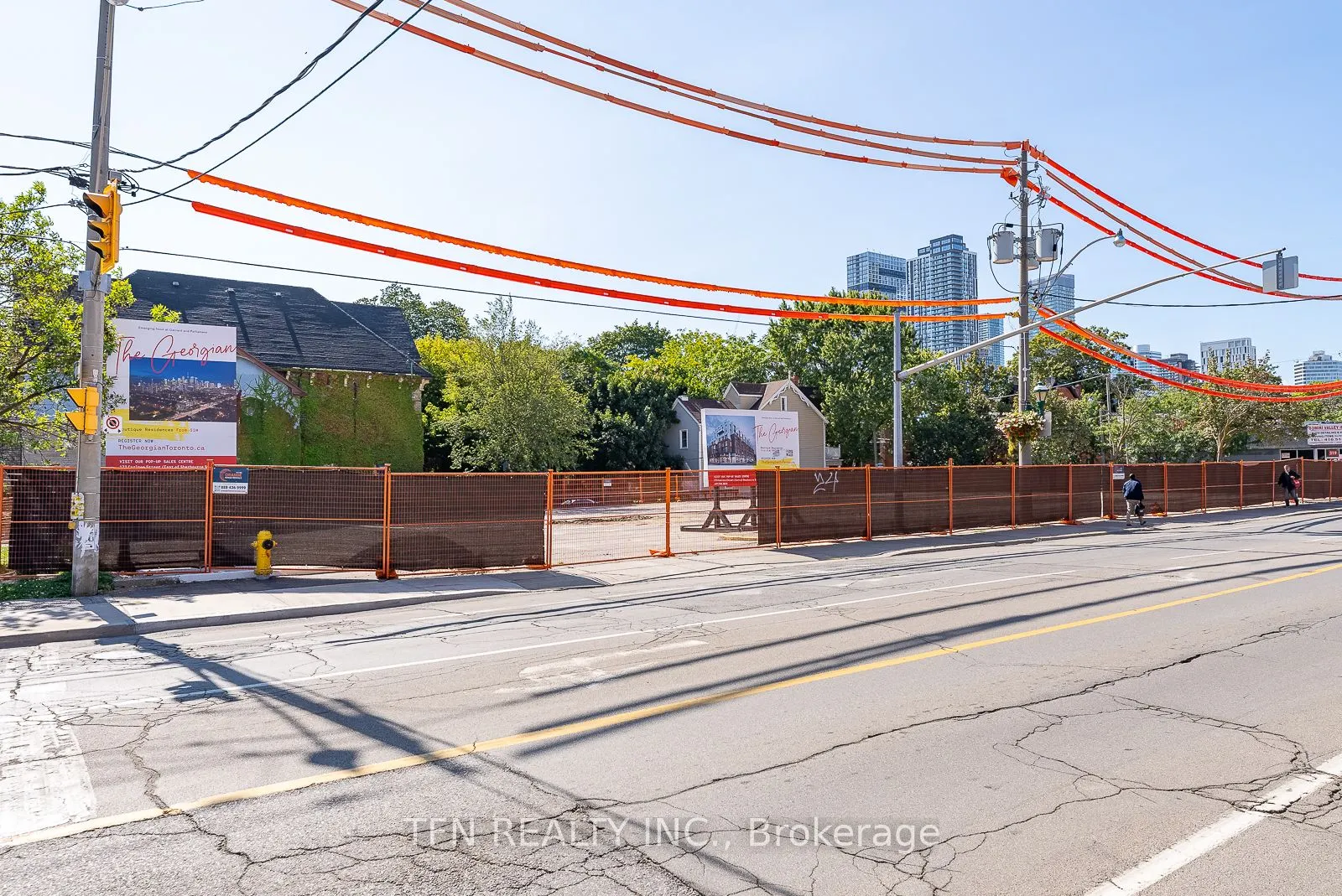 237 Gerrard Street E