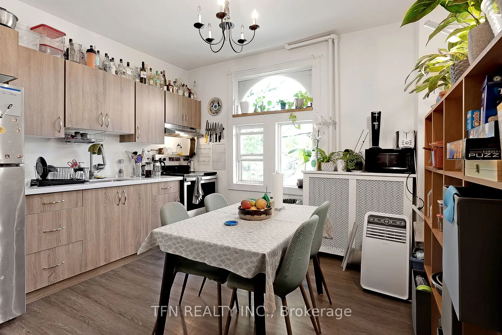 237 Gerrard Street E