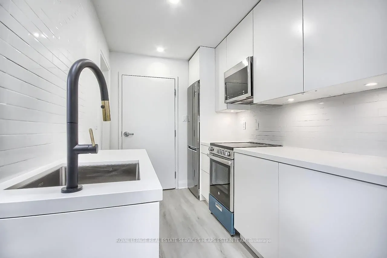 415 Dundas Street E, #Second Floor