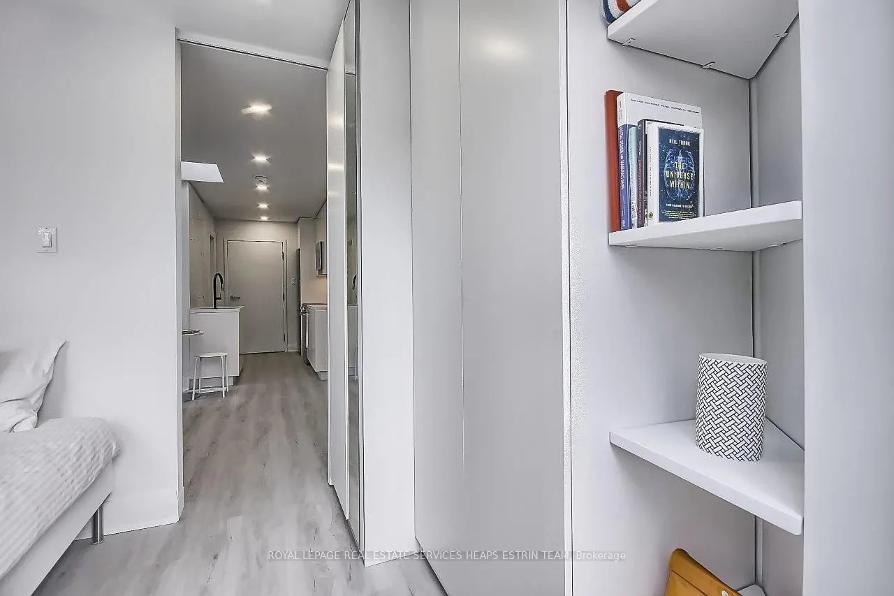 415 Dundas Street E, #Second Floor