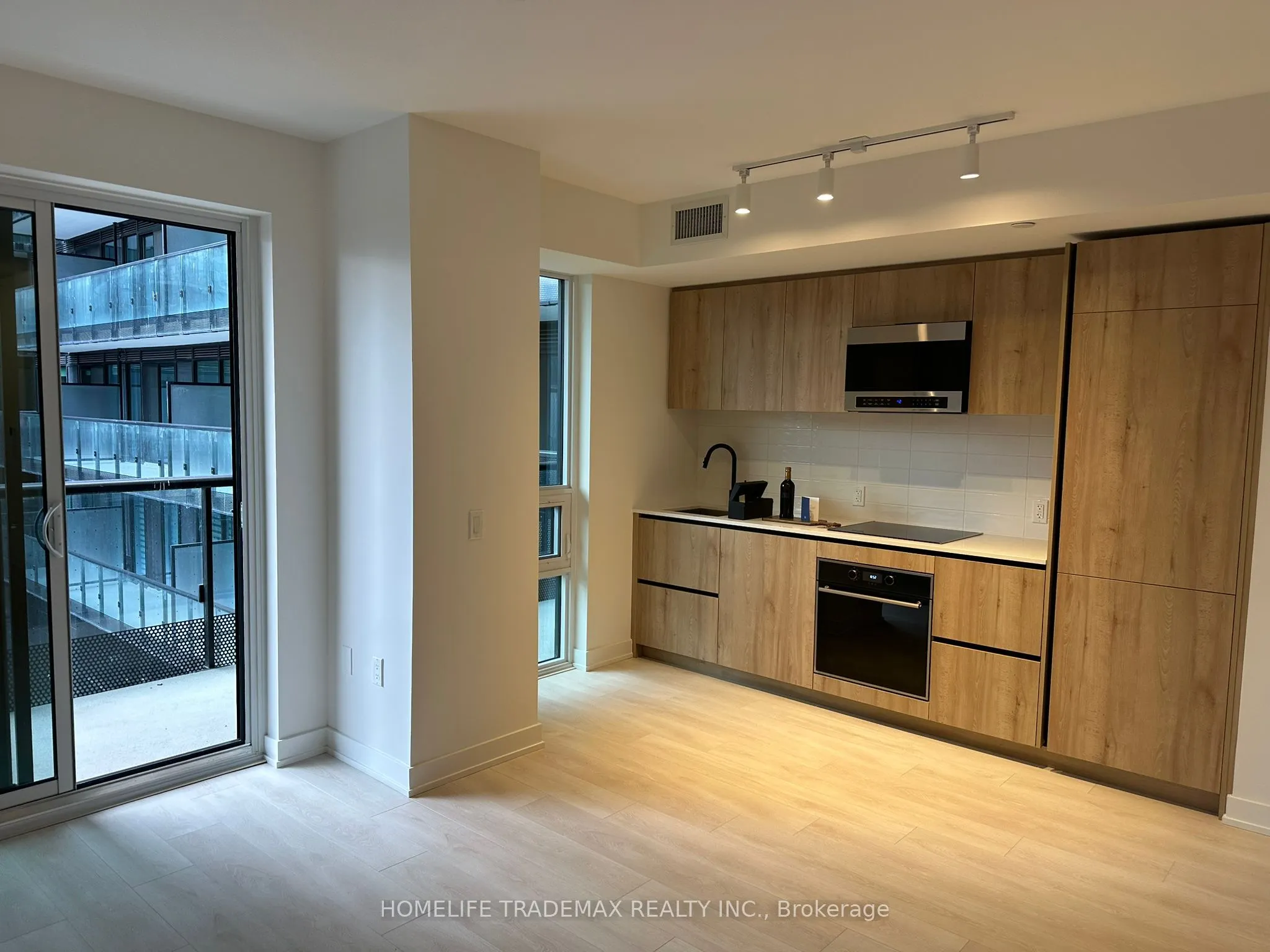 117 Broadway Avenue, #416