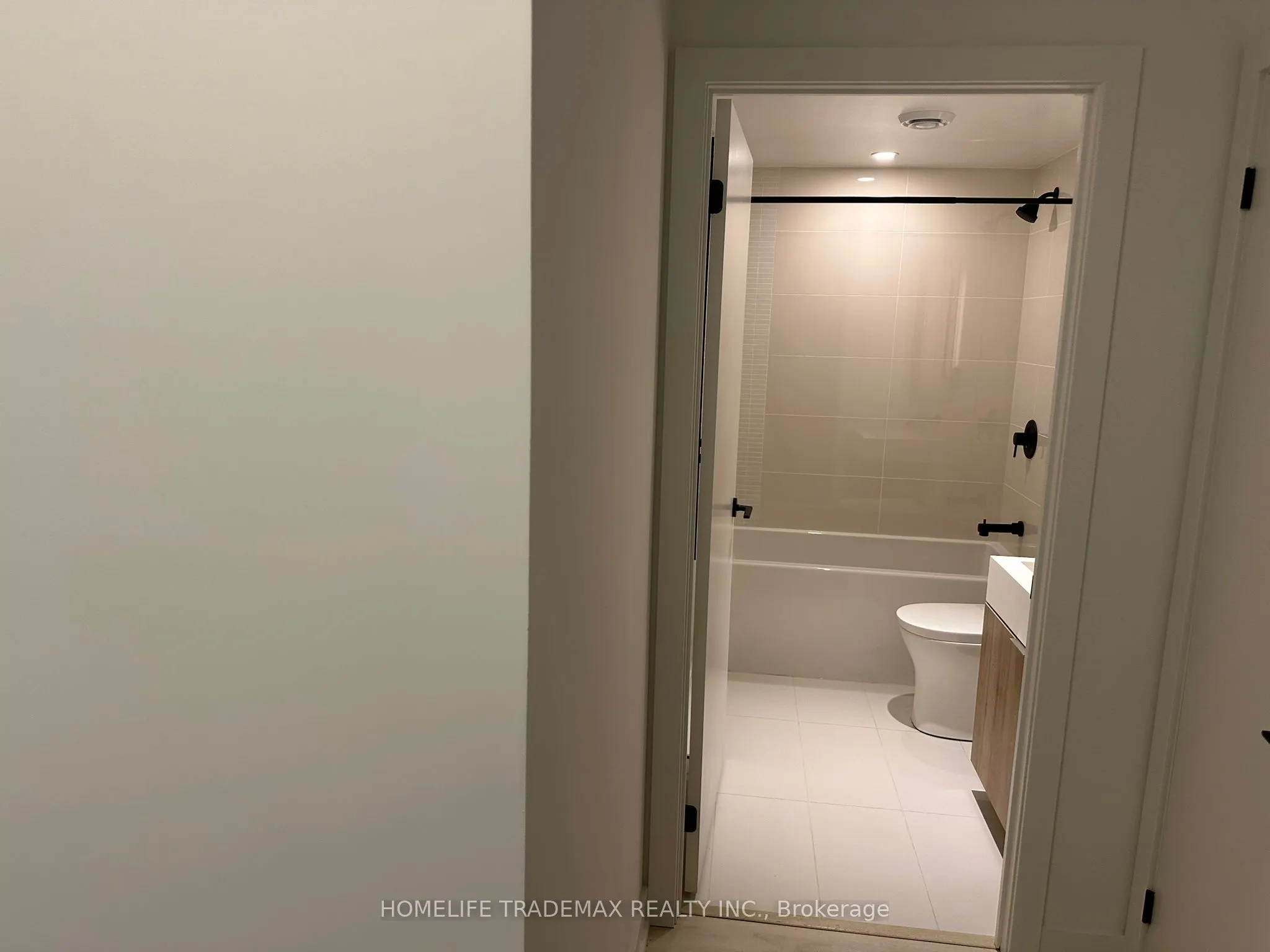 117 Broadway Avenue, #416