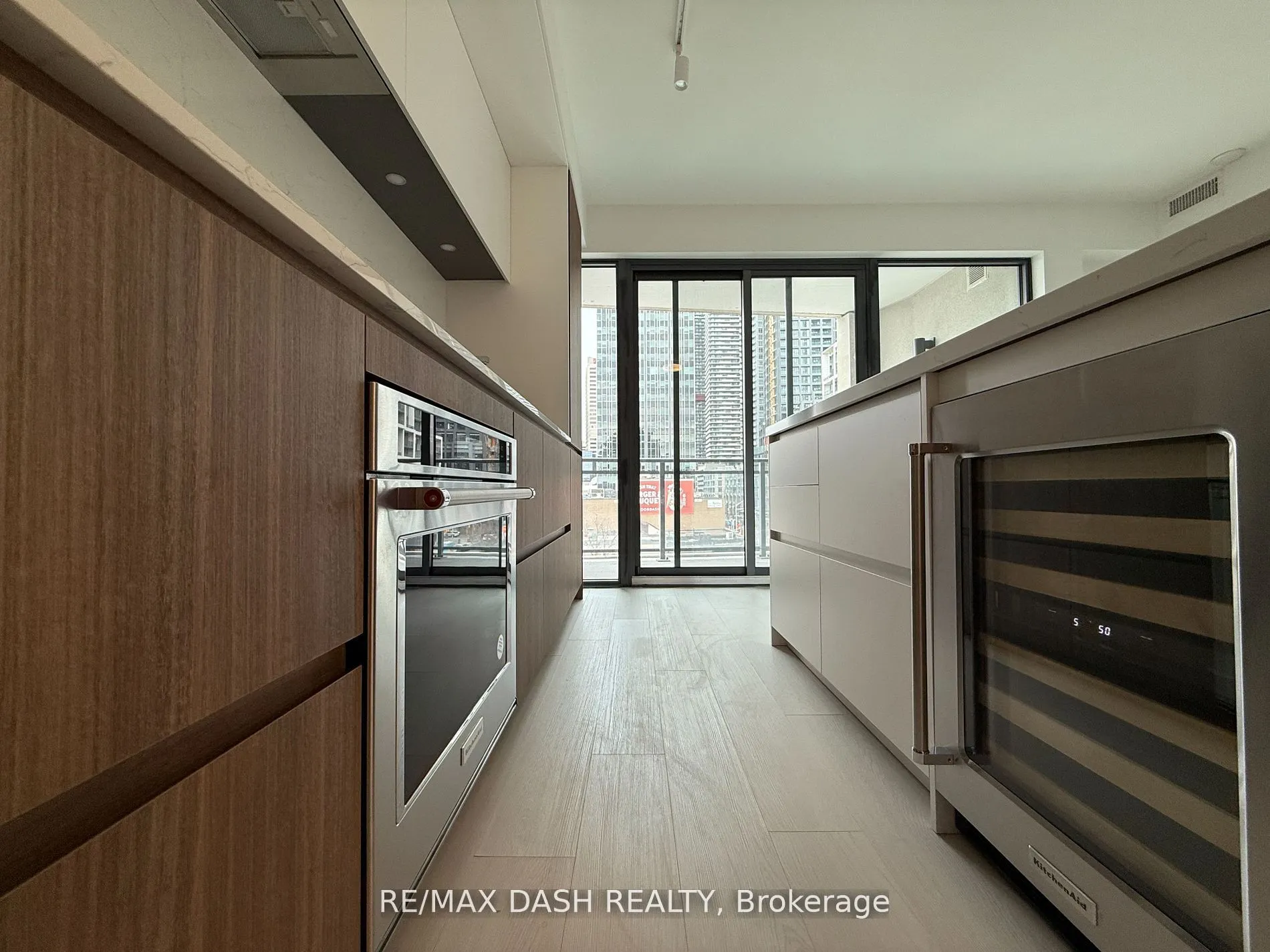 1 Hillsdale Avenue W, #403