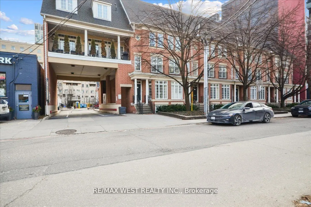 11 Niagara Street, #31