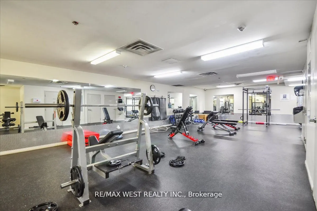 11 Niagara Street, #31