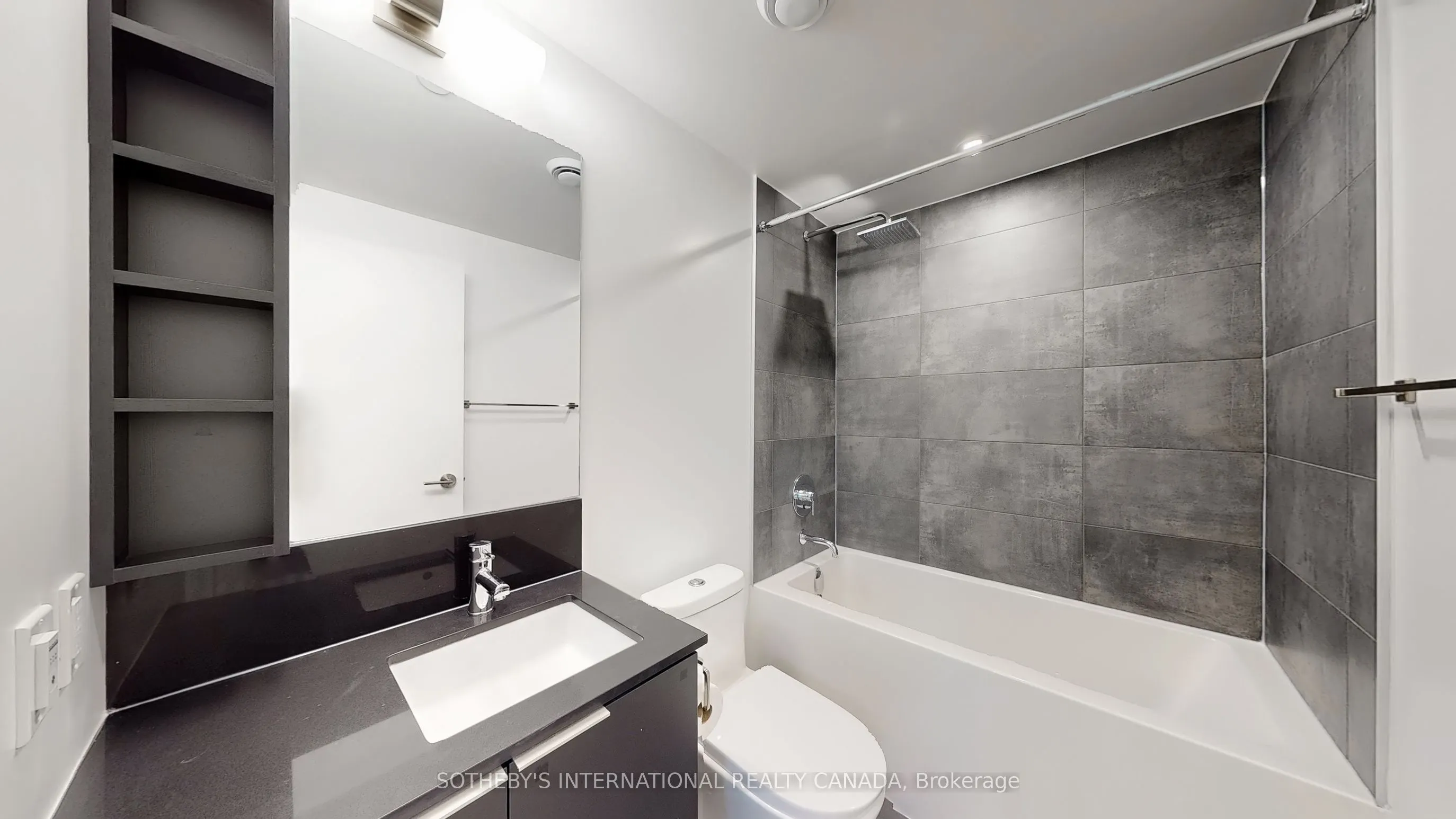 8 Wellesley Street W, #707