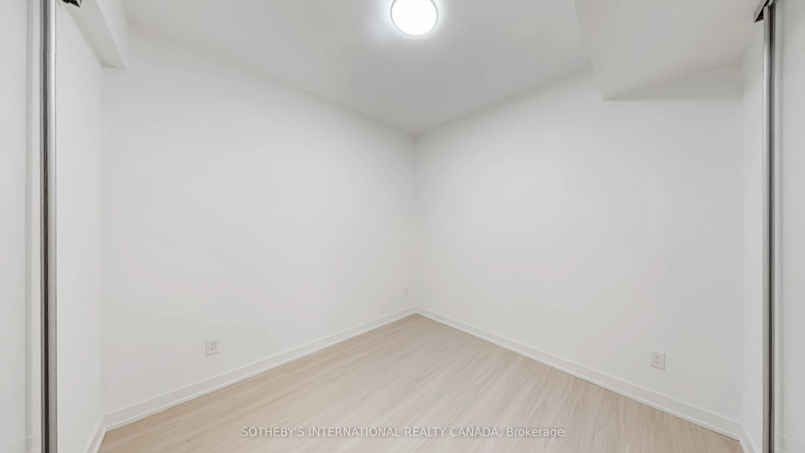 8 Wellesley Street W, #707