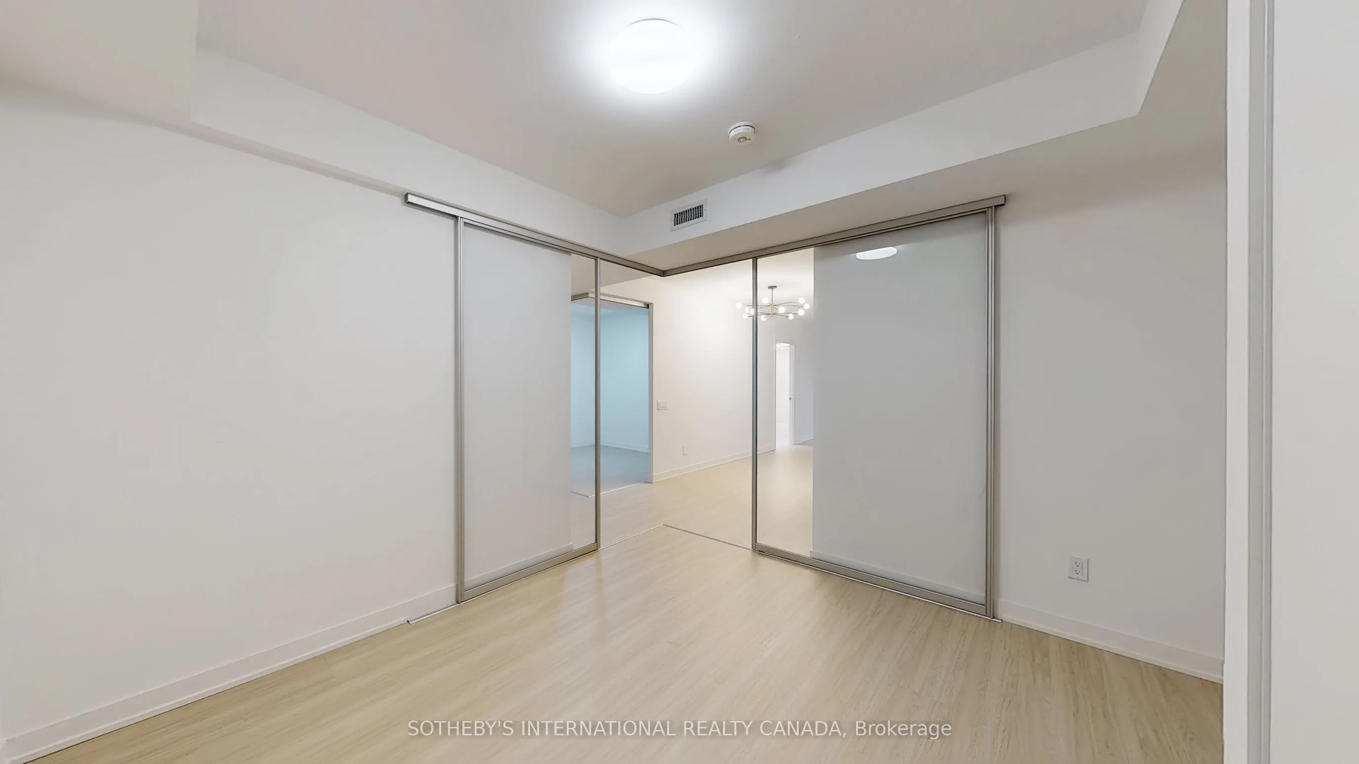 8 Wellesley Street W, #707