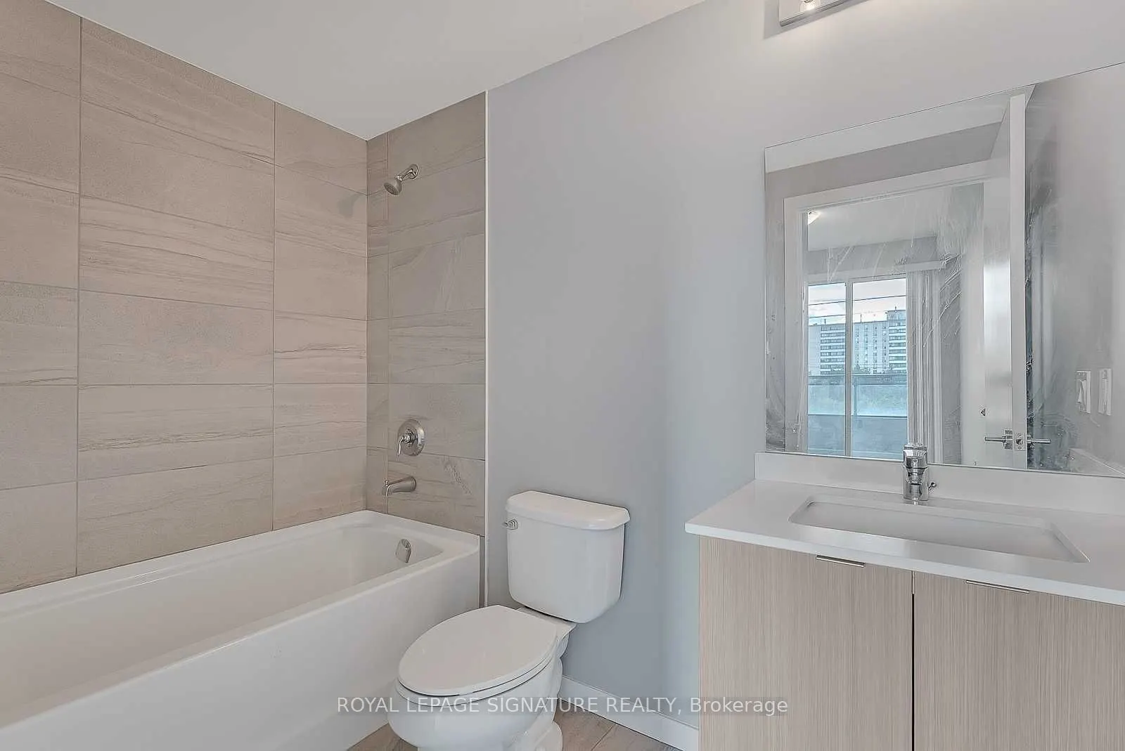 3237 Bayview Avenue, #311
