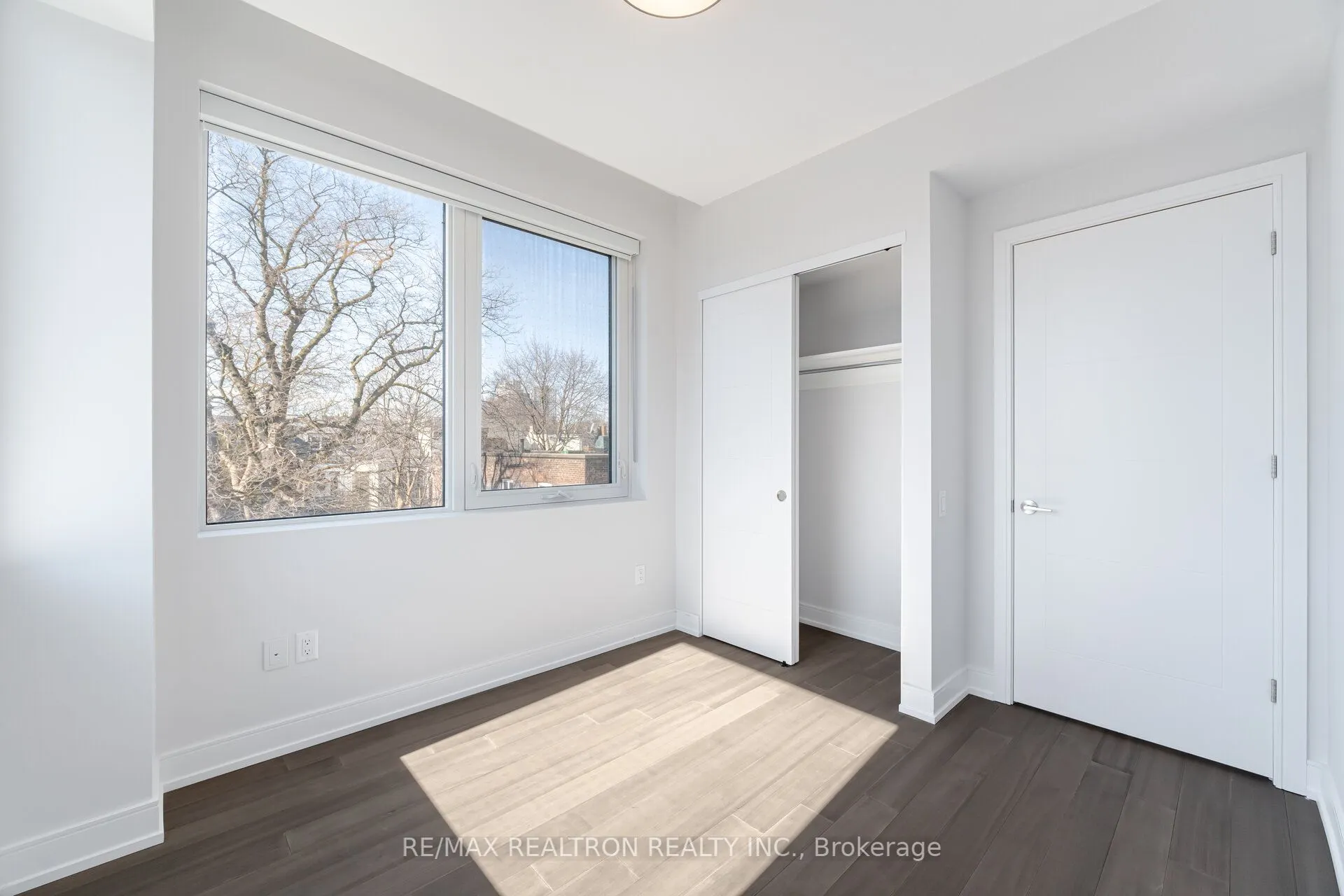664 Spadina Avenue, #203