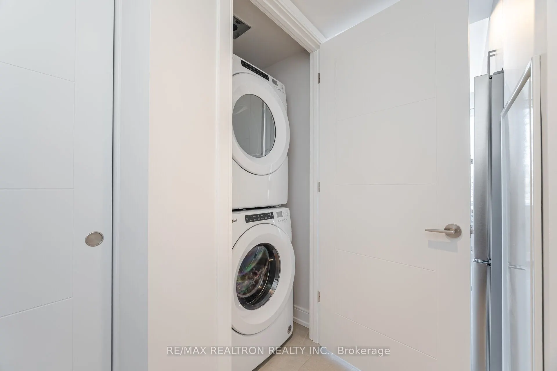 664 Spadina Avenue, #203