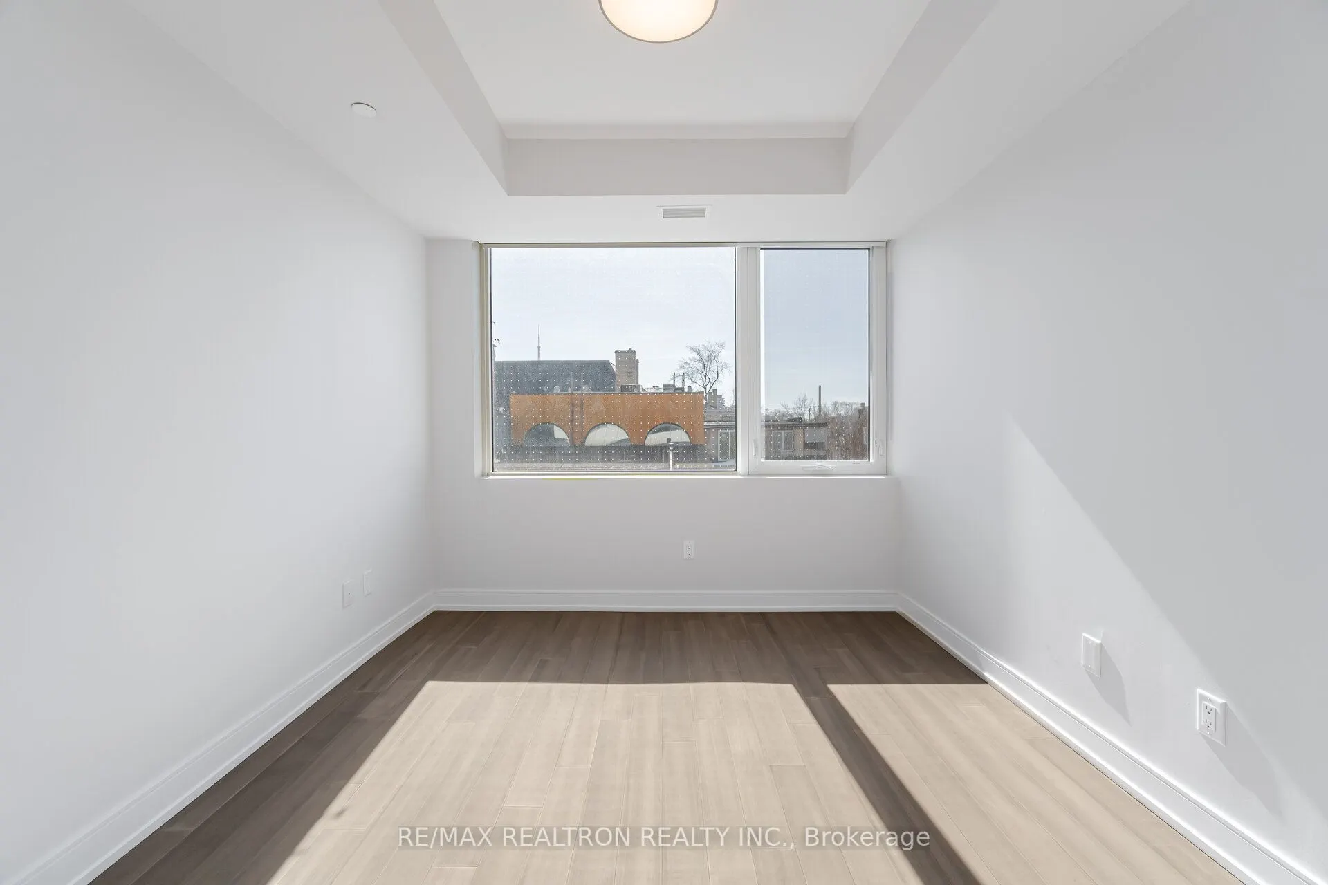664 Spadina Avenue, #203