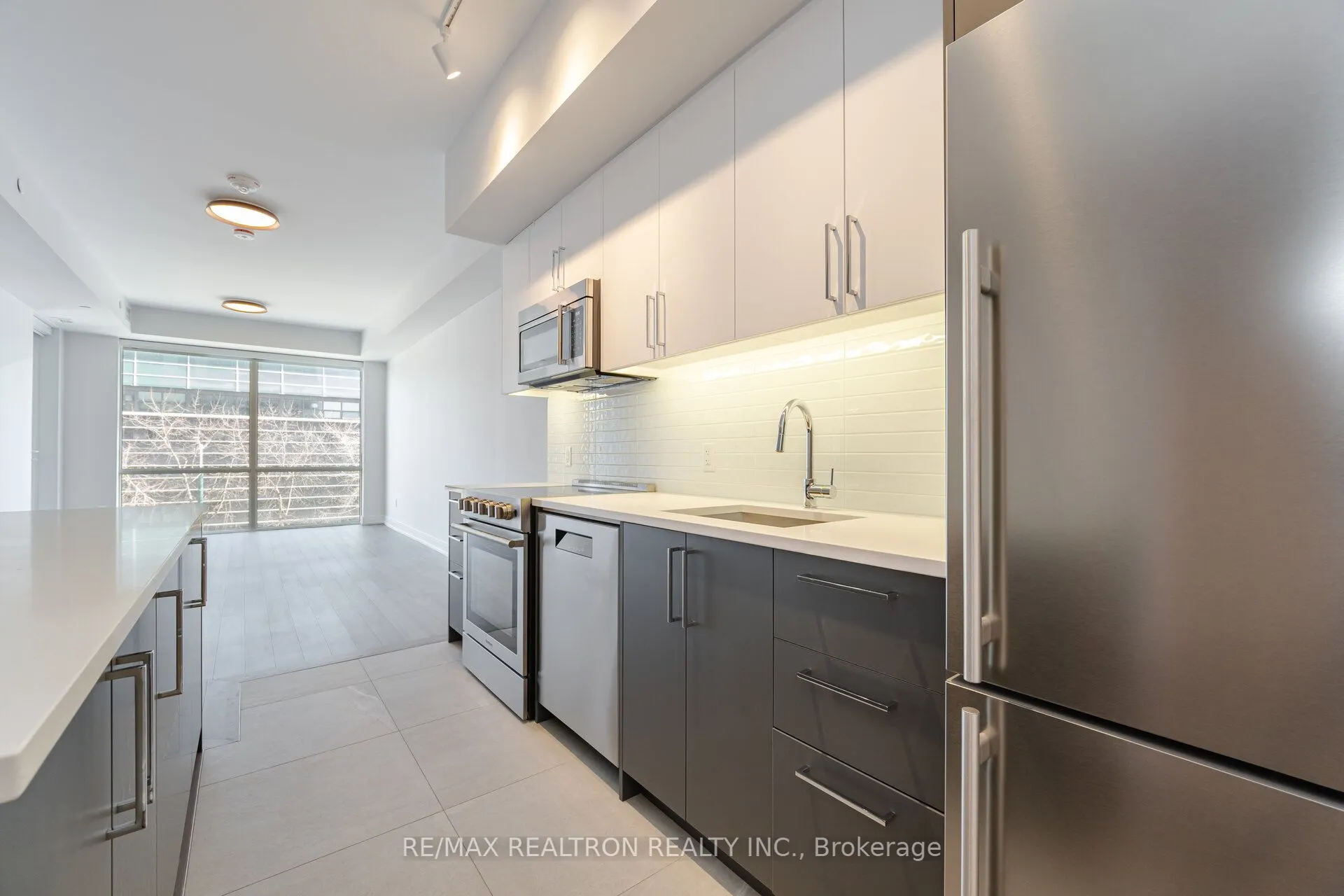 664 Spadina Avenue, #313
