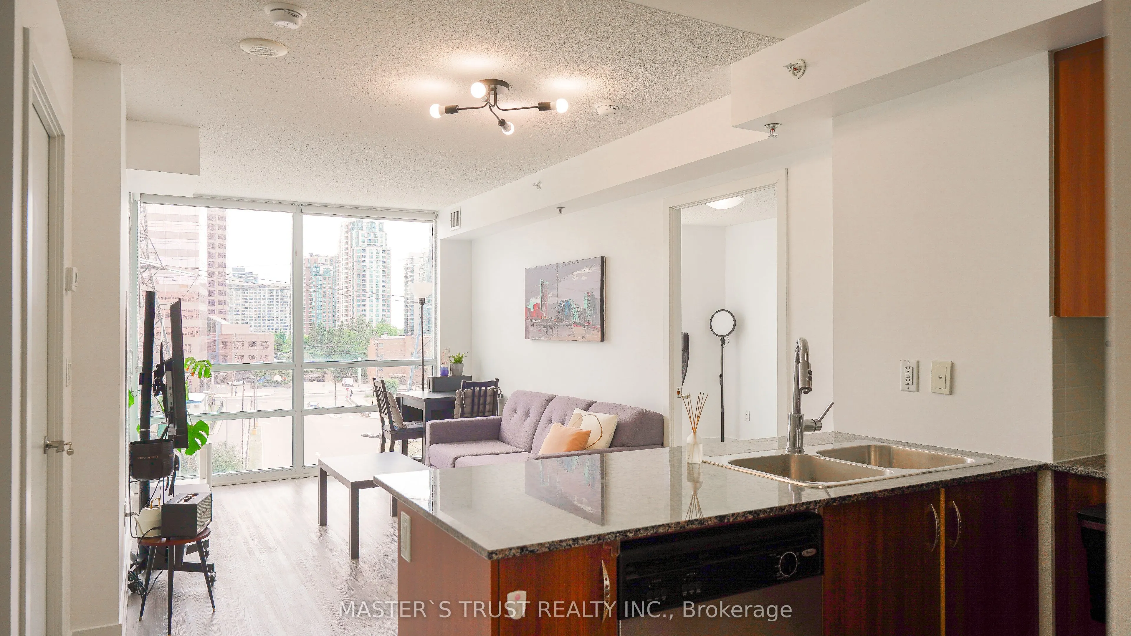 5740 Yonge Street, #501