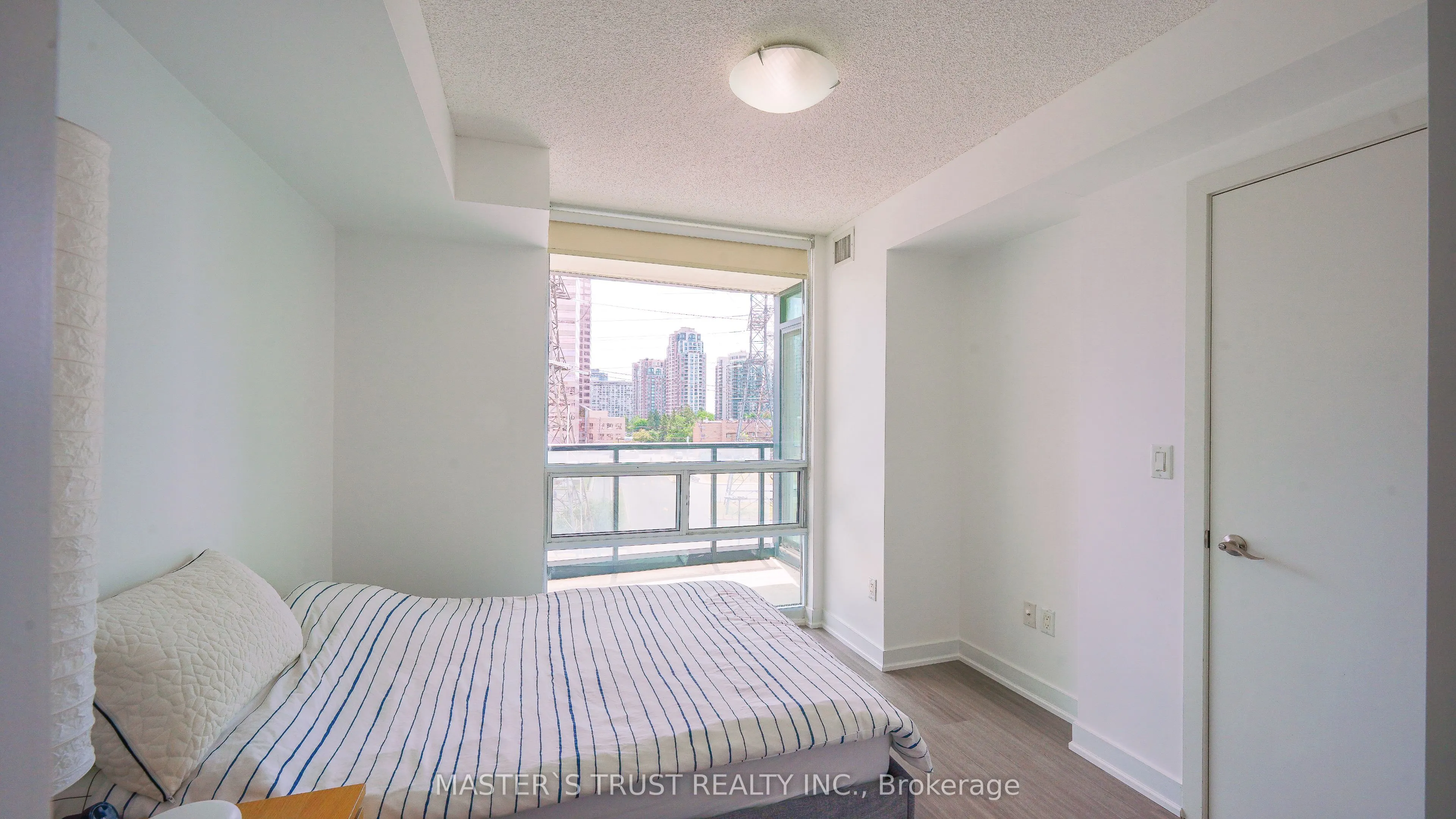 5740 Yonge Street, #501