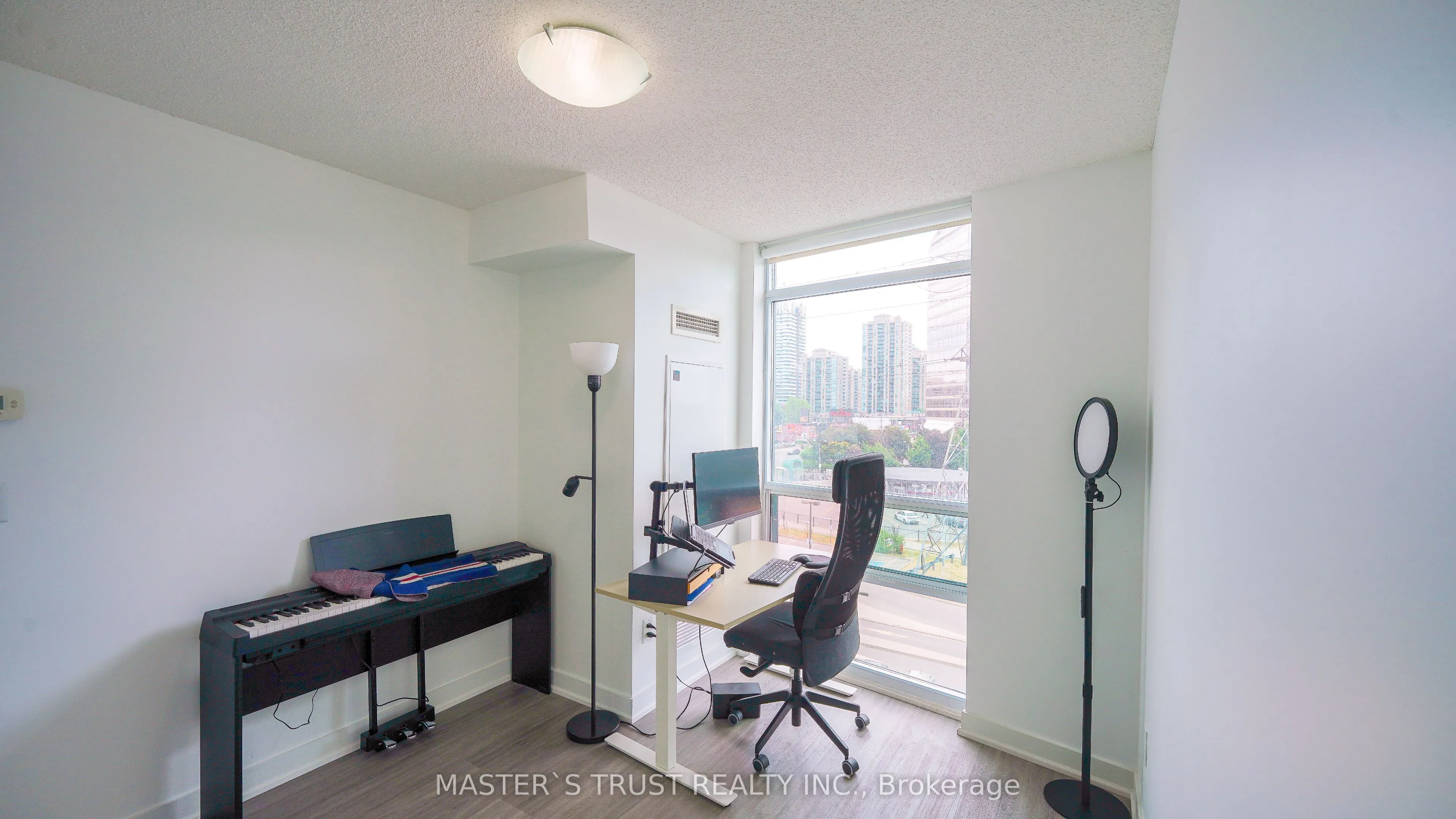 5740 Yonge Street, #501