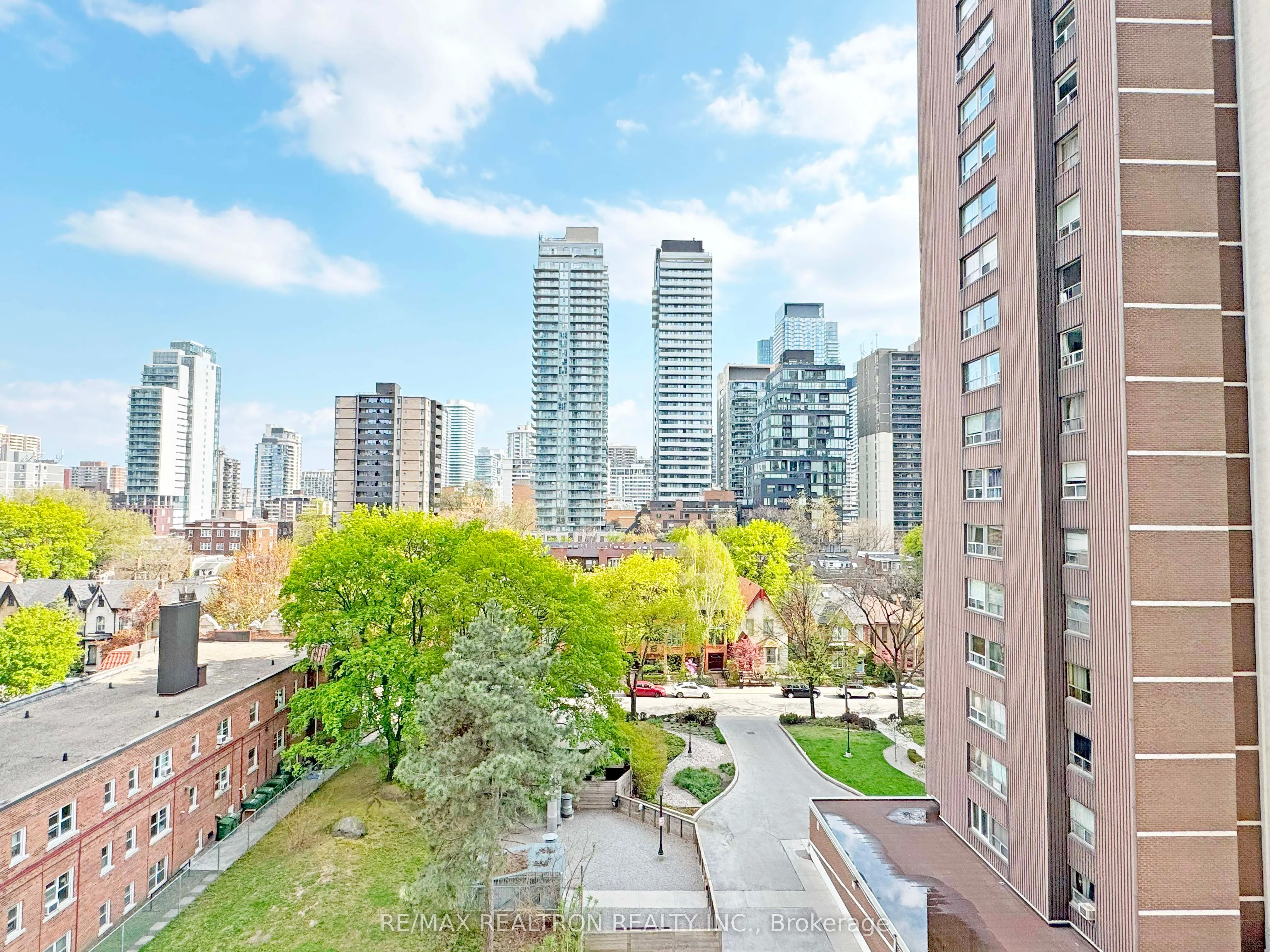 33 Isabella Street, #716