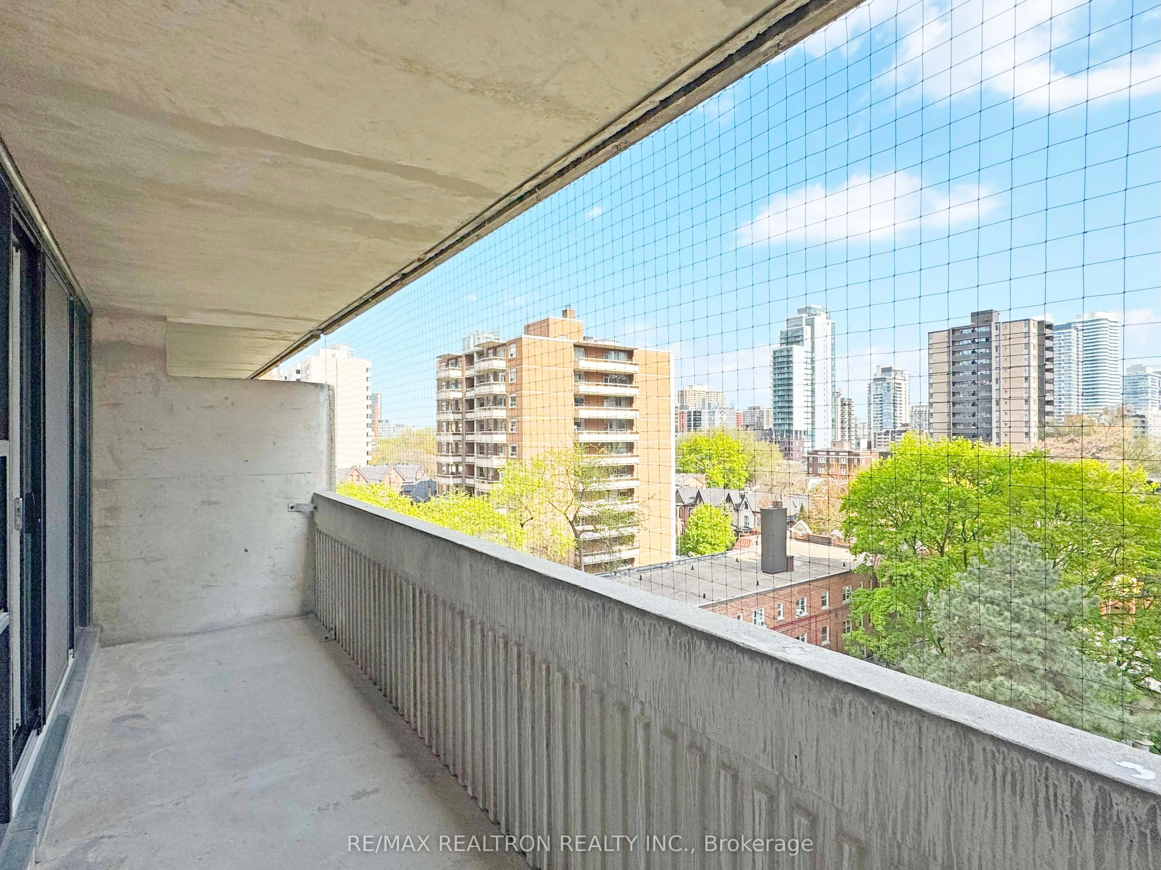 33 Isabella Street, #716
