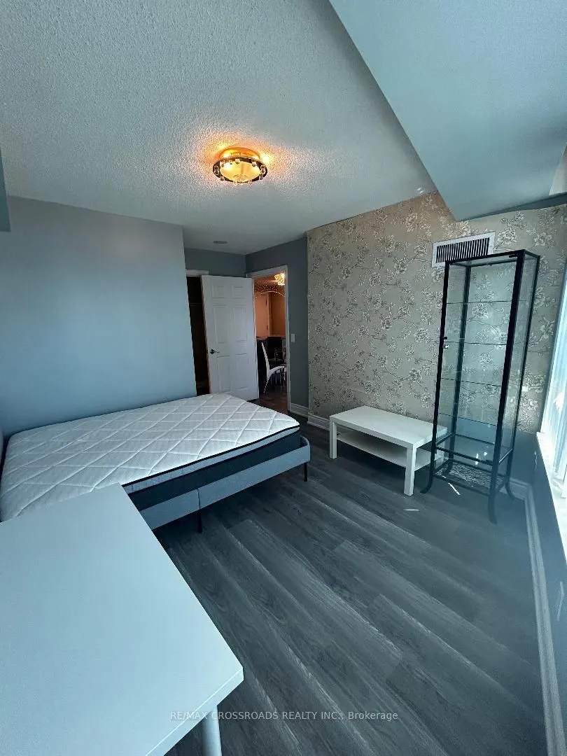 15 Greenview Avenue, #1814