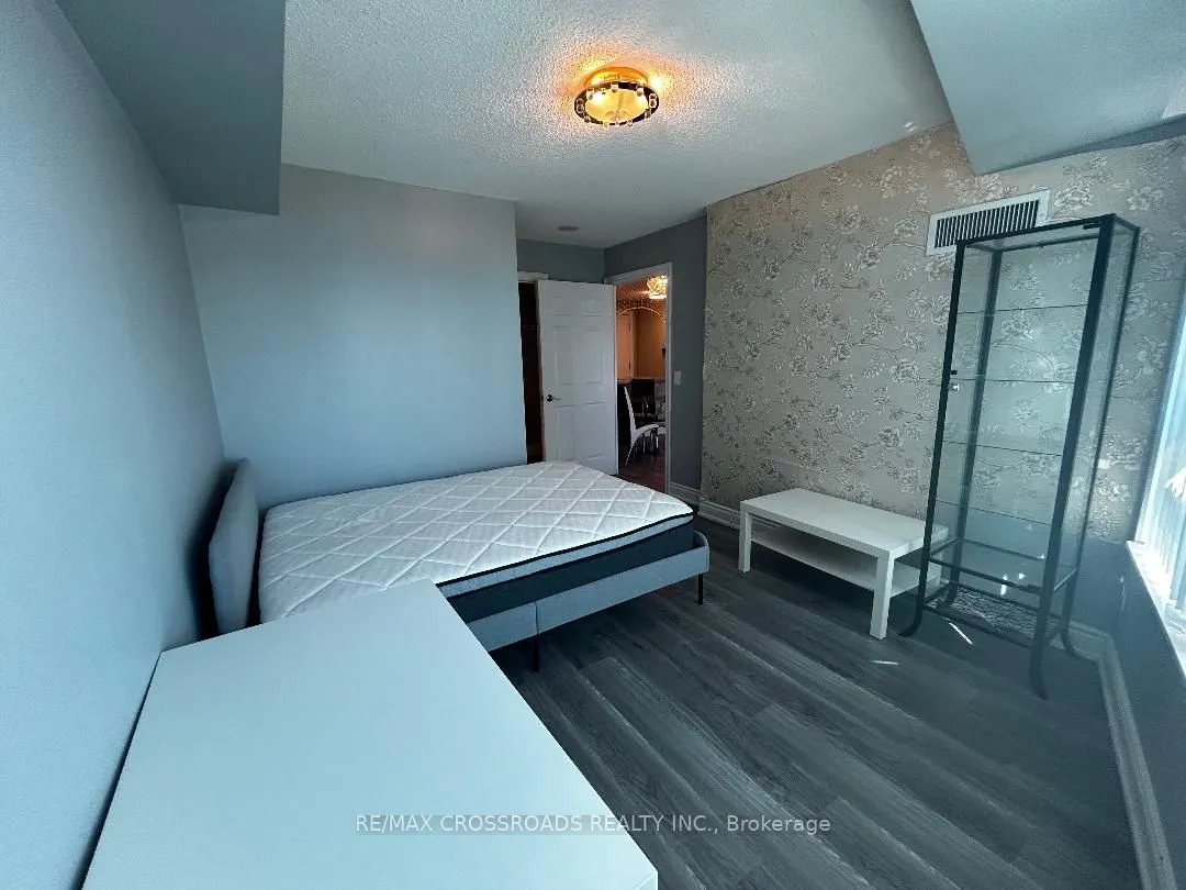 15 Greenview Avenue, #1814