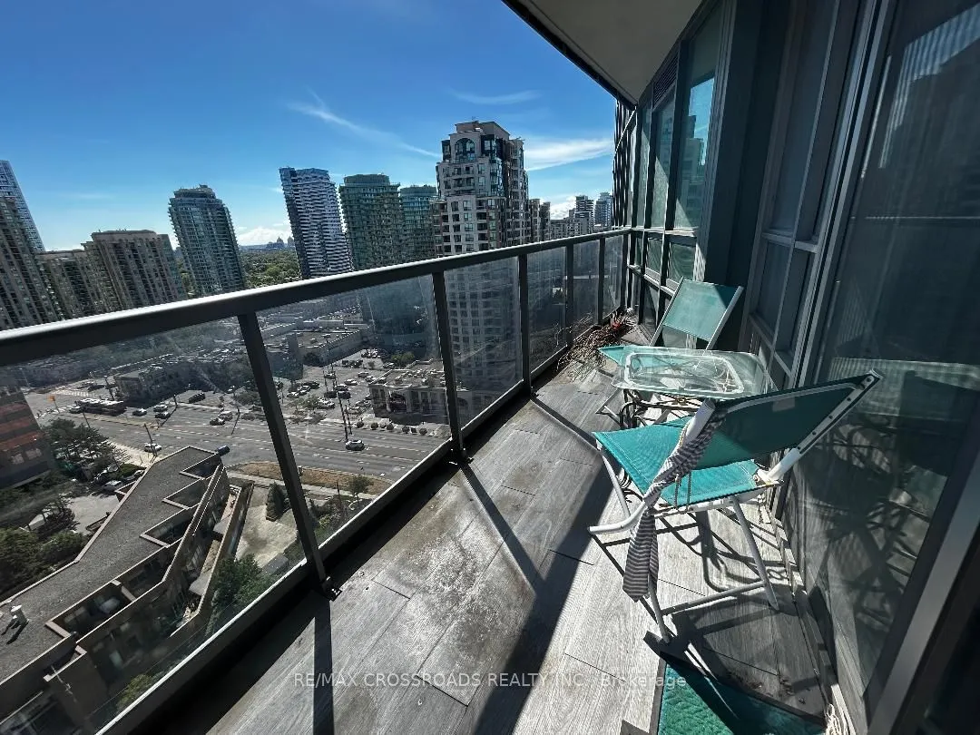 15 Greenview Avenue, #1814