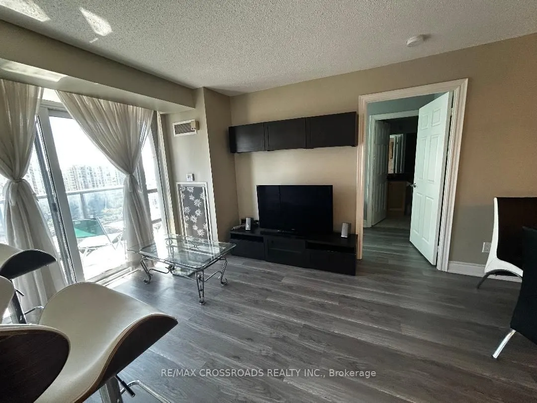 15 Greenview Avenue, #1814