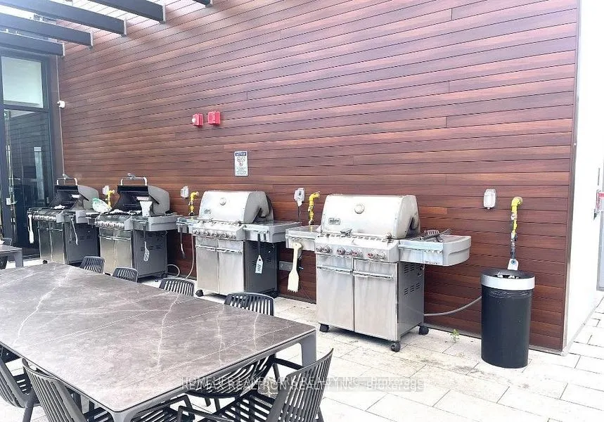 1 Yorkville Avenue, #2405