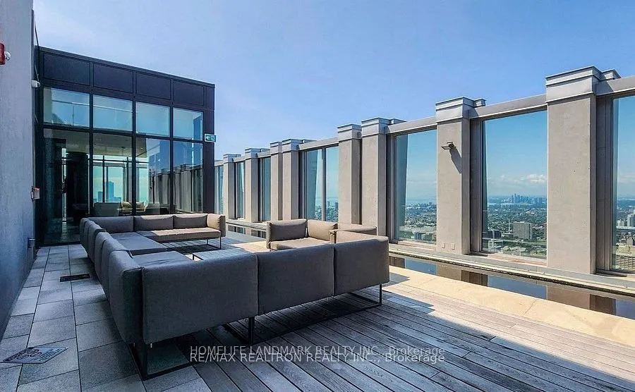 1 Yorkville Avenue, #2405
