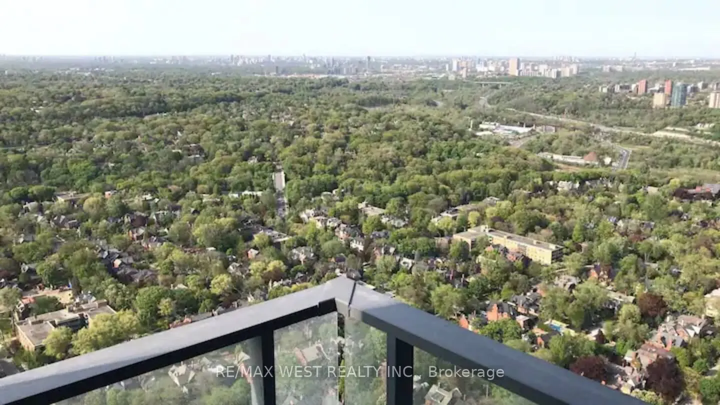 395 Bloor Street E, #5006