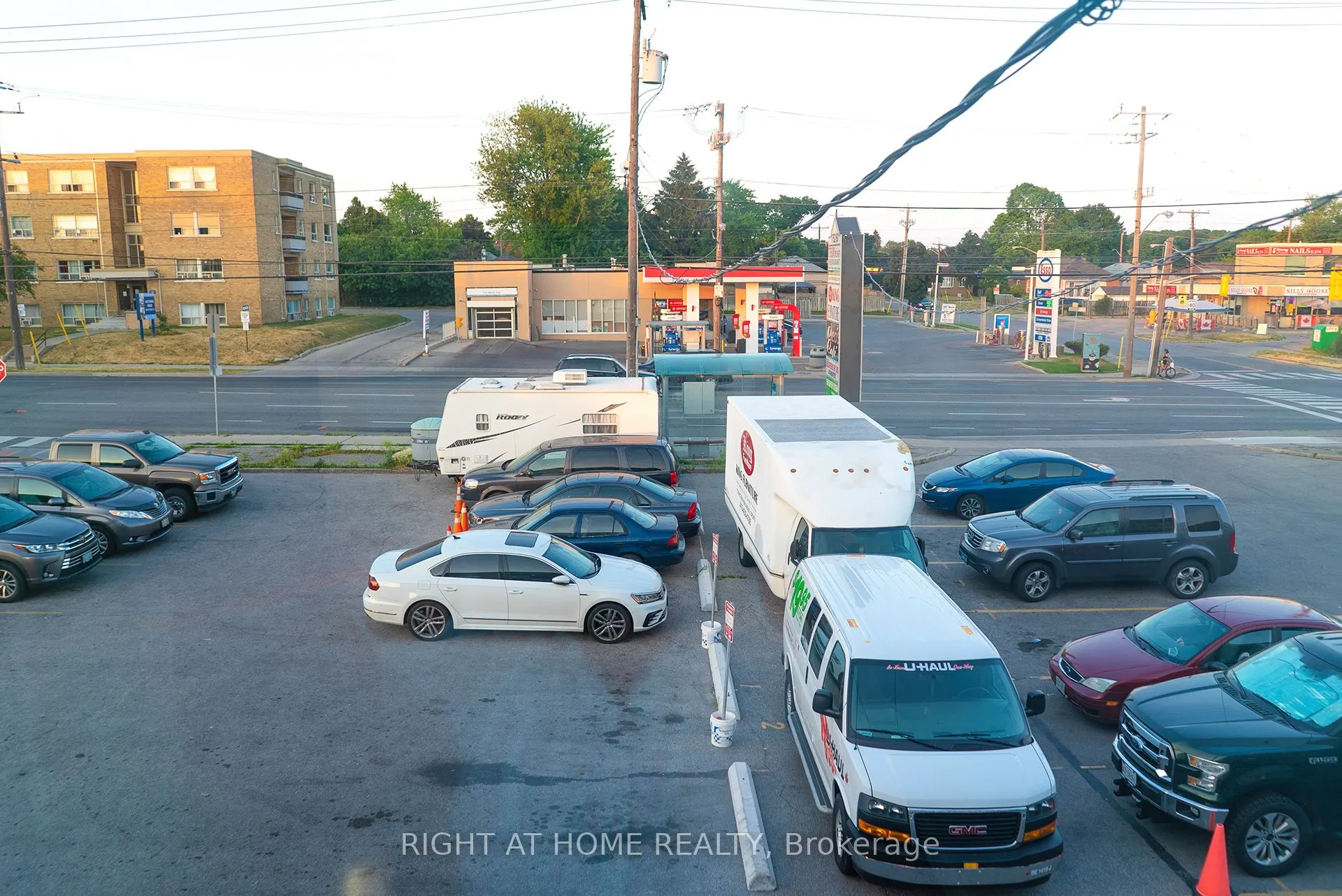 1758 Victoria Park Avenue, #unit 2