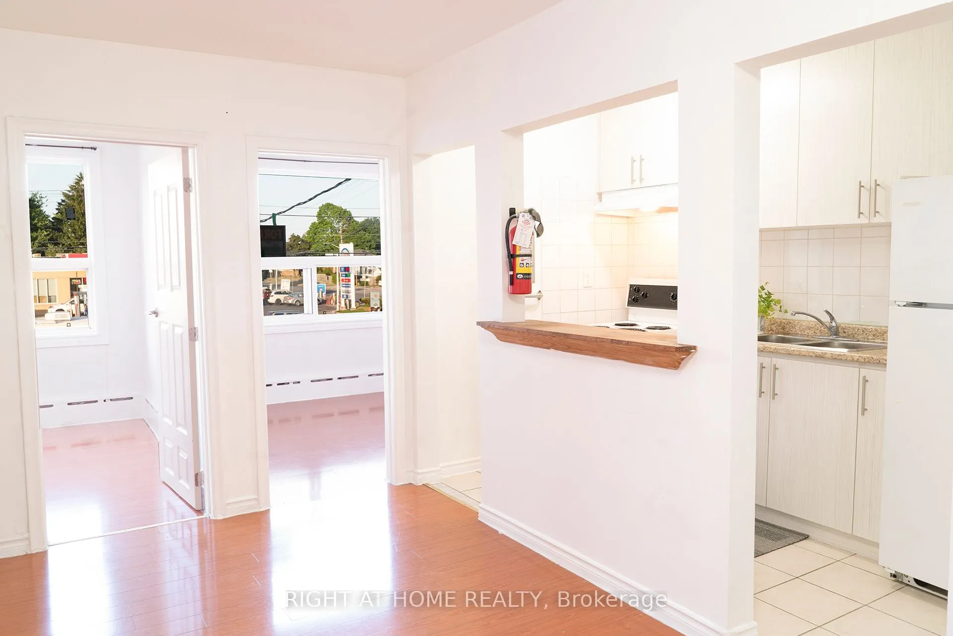 1758 Victoria Park Avenue, #unit 2