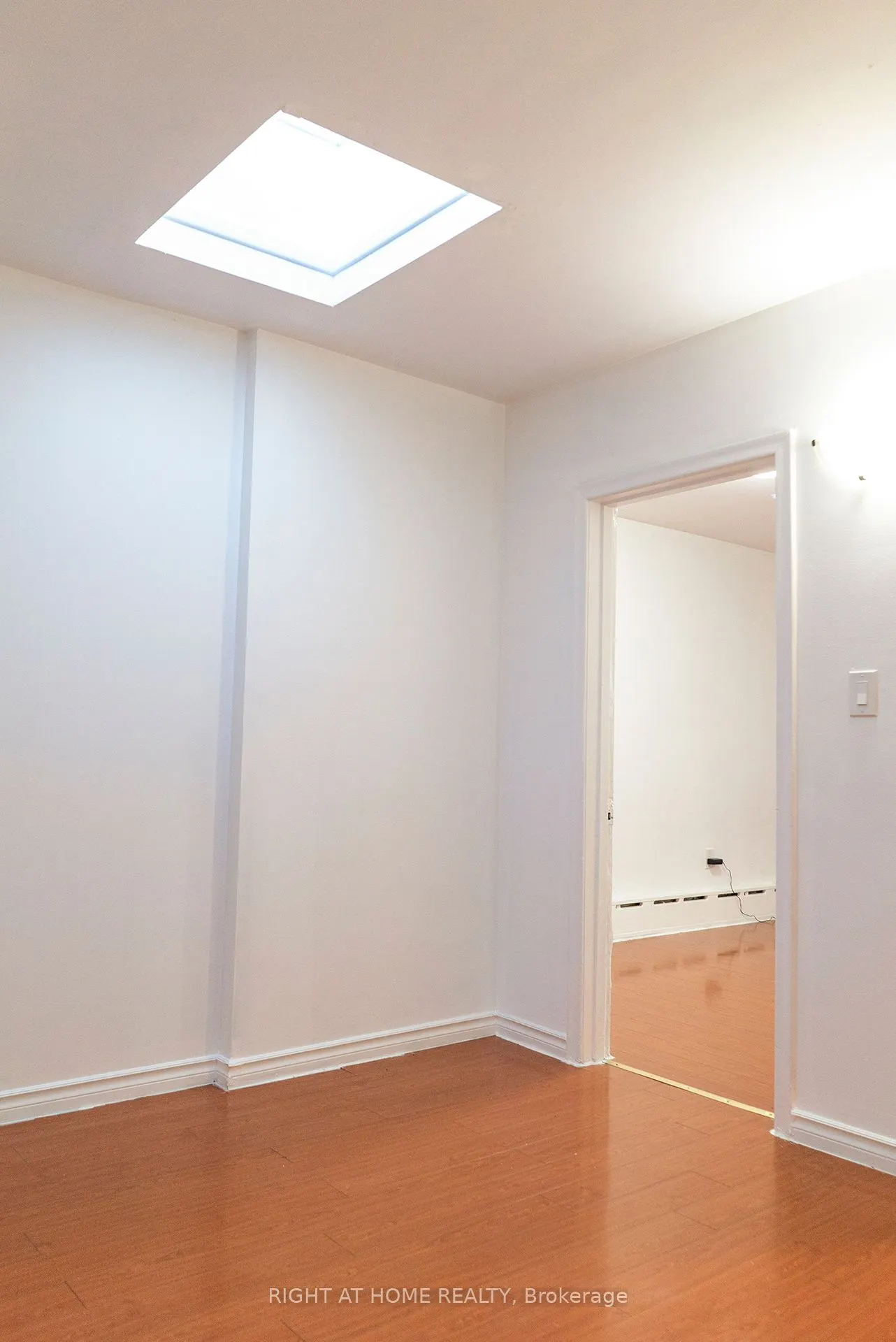 1758 Victoria Park Avenue, #unit 2