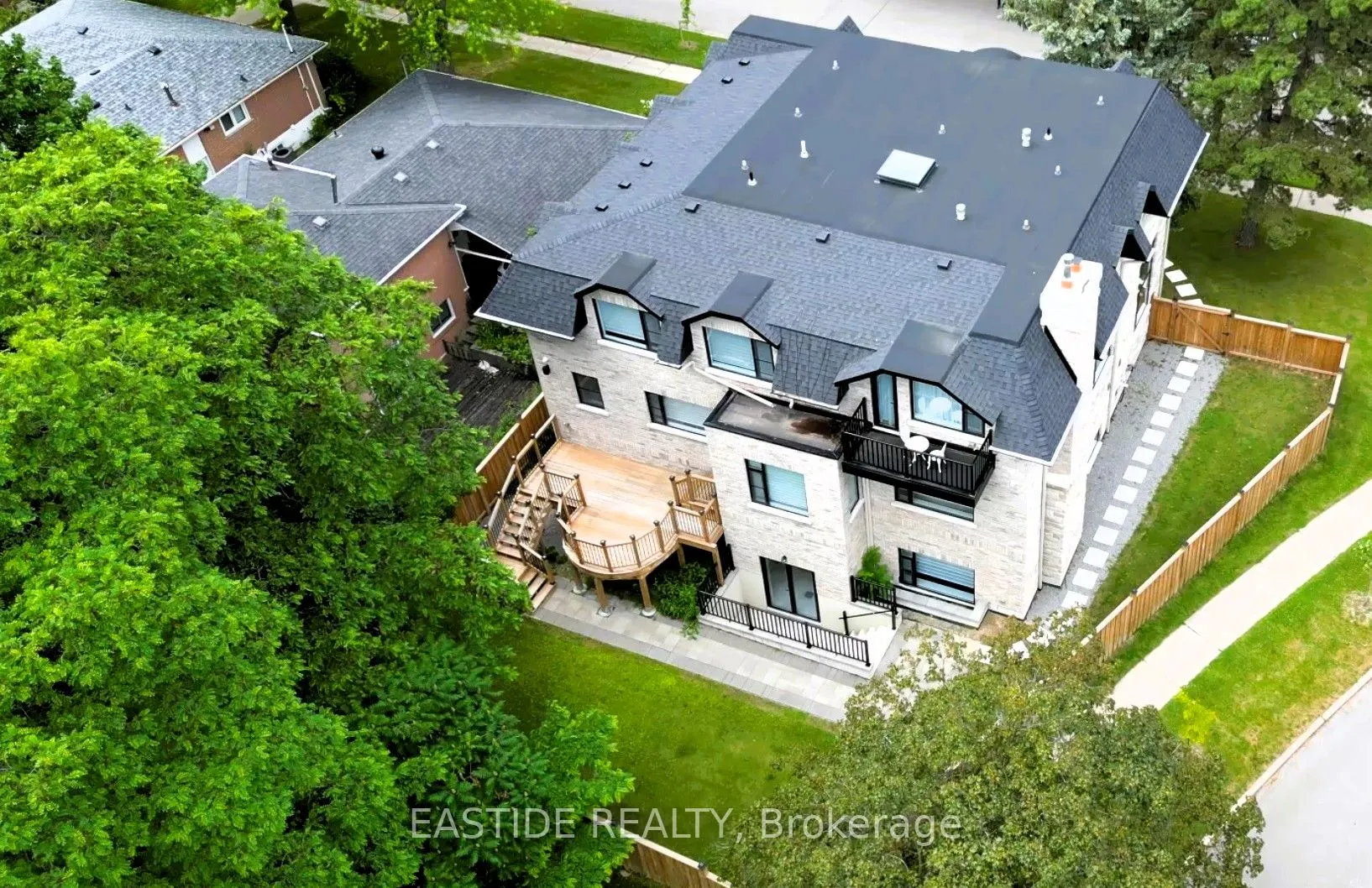 1 Ennismore Place