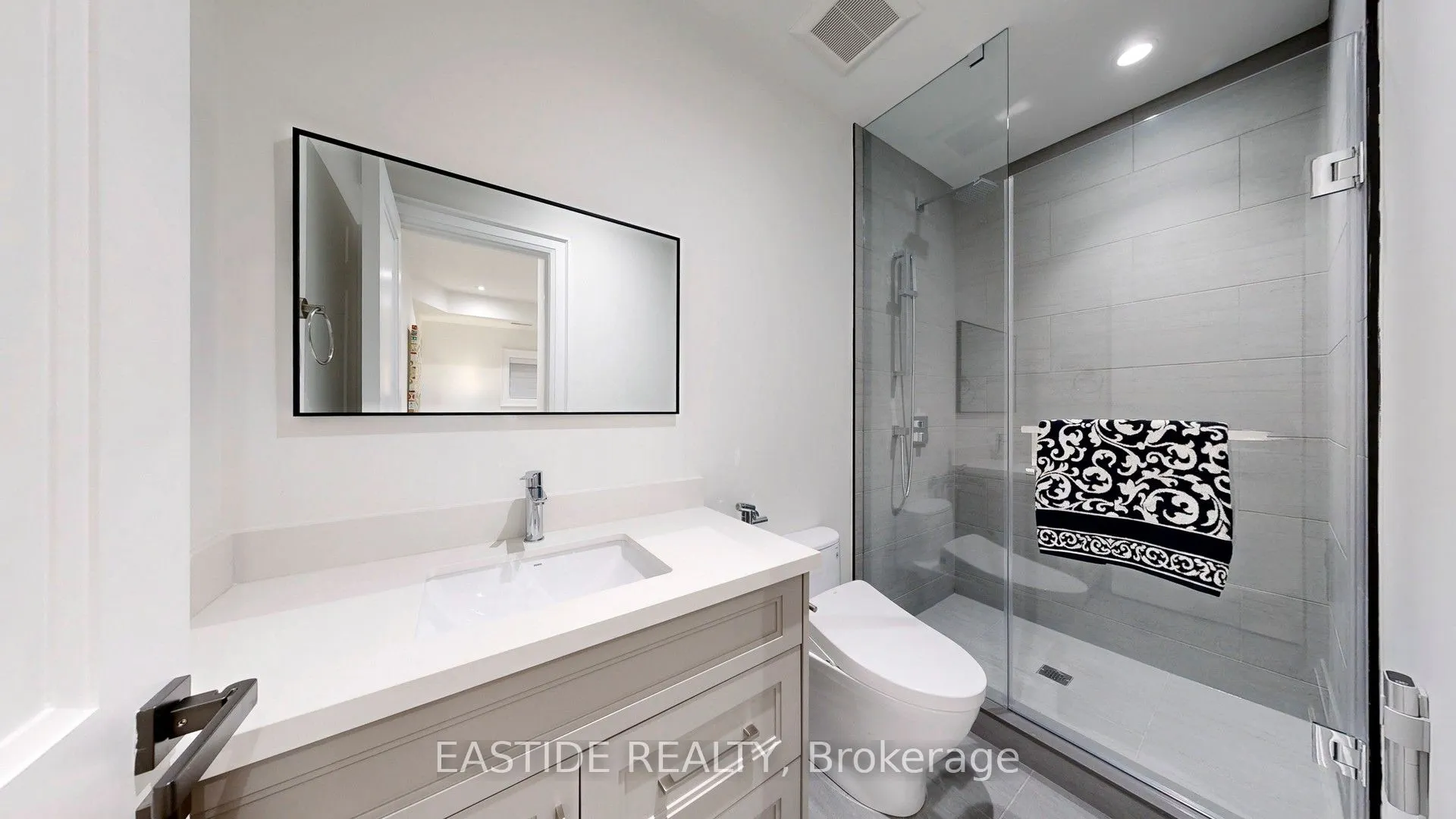1 Ennismore Place