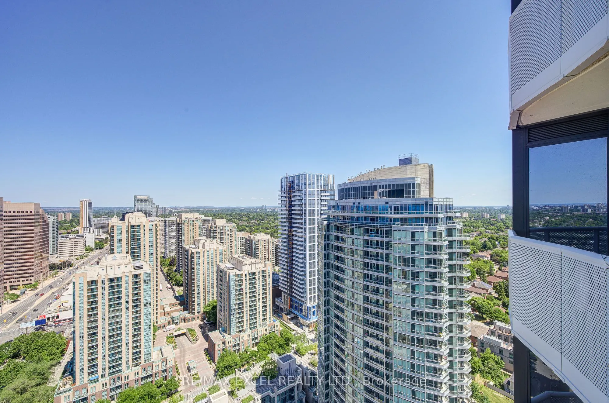 15 Holmes Avenue, #2807