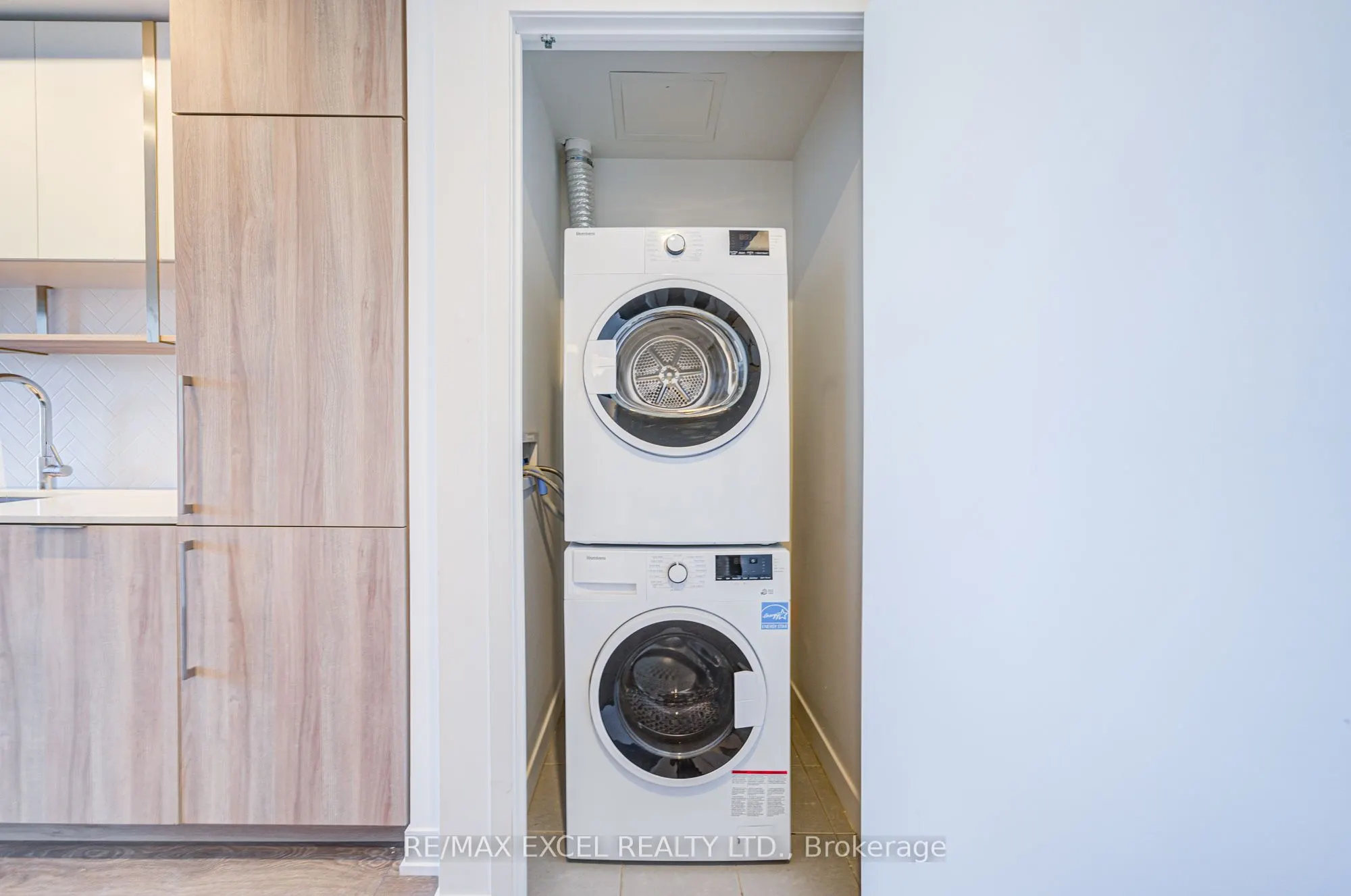 15 Holmes Avenue, #2807