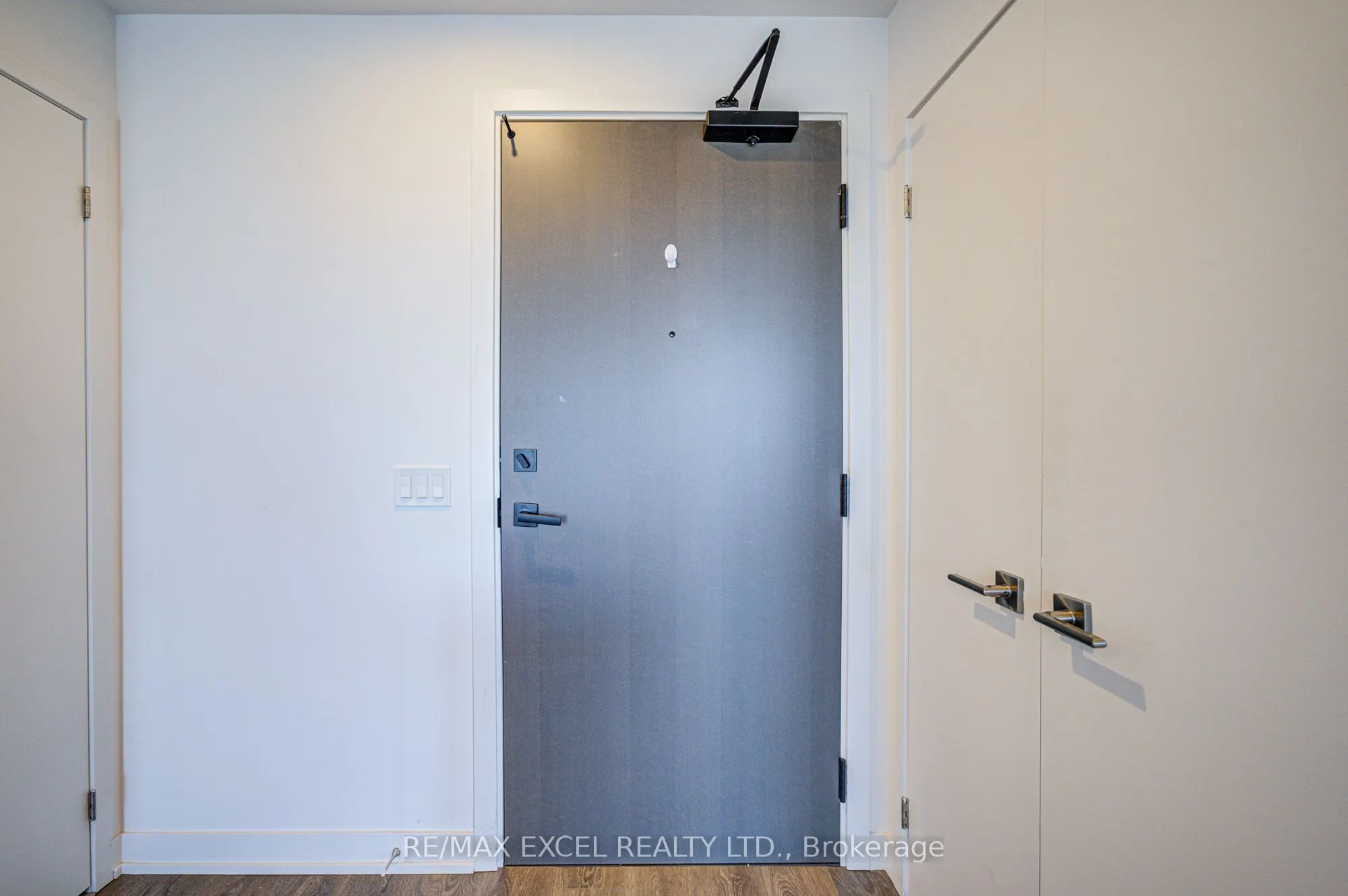 15 Holmes Avenue, #2807
