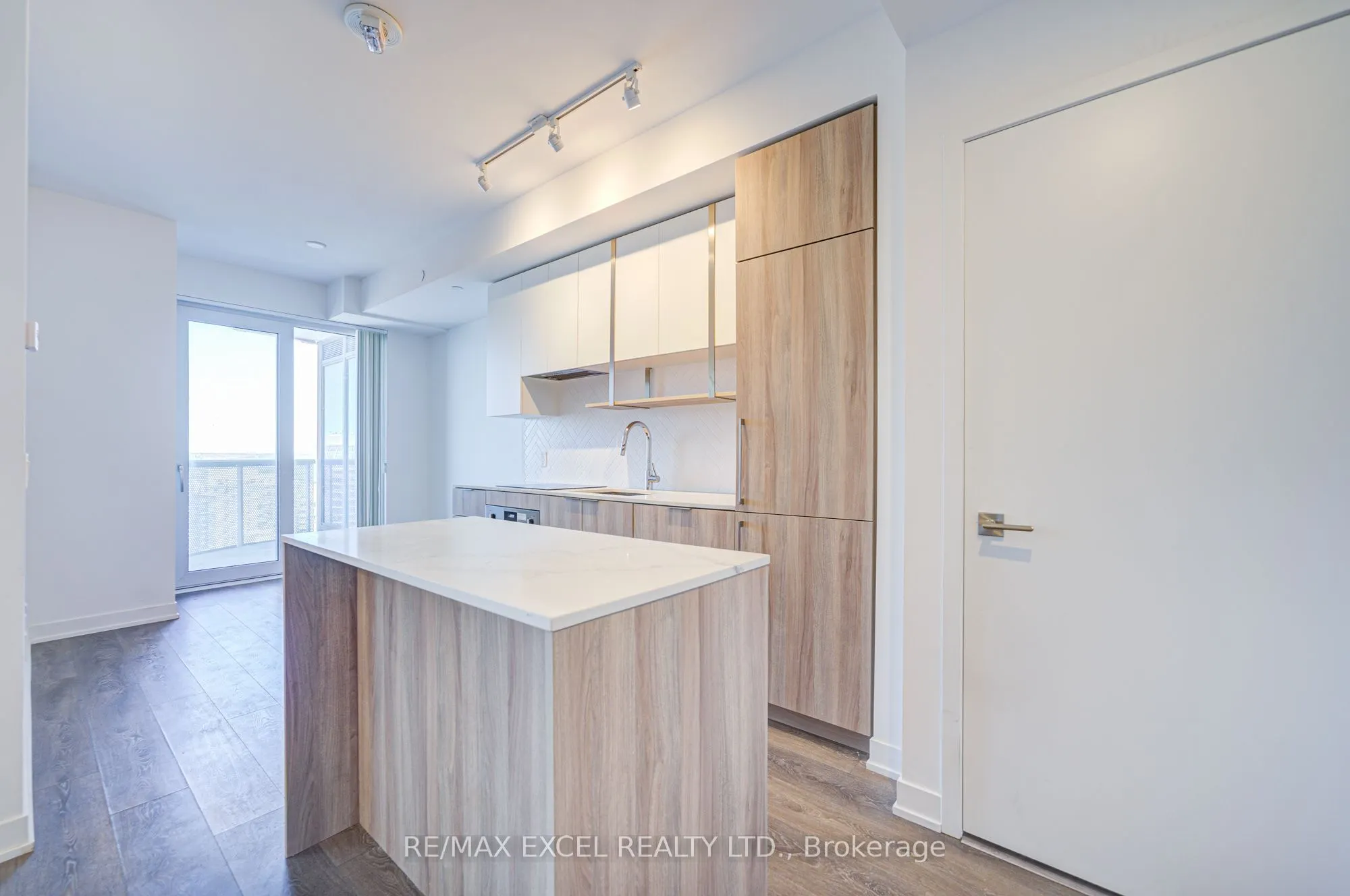 15 Holmes Avenue, #2807